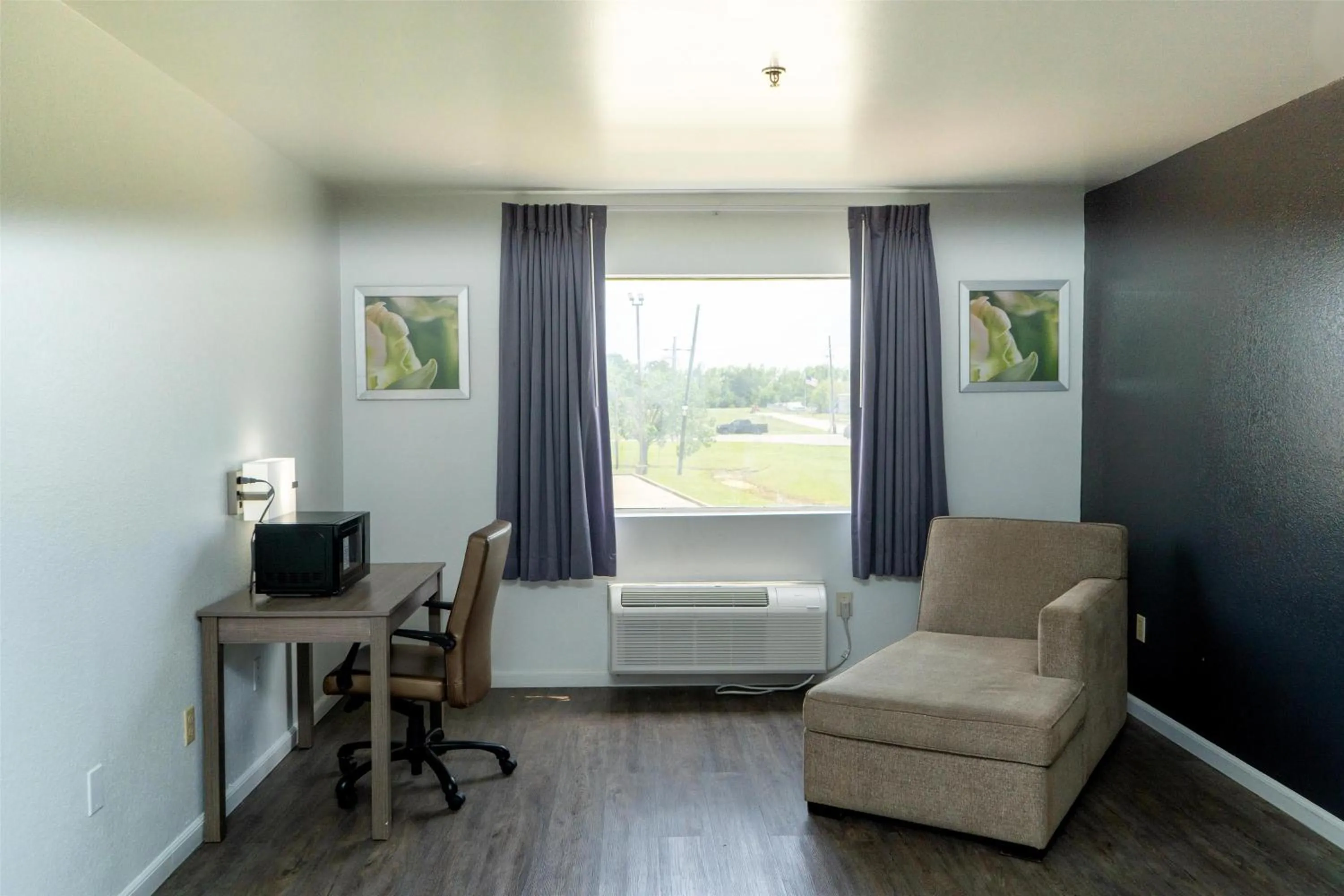 Bedroom in Americas Best Value Inn Donaldsonville