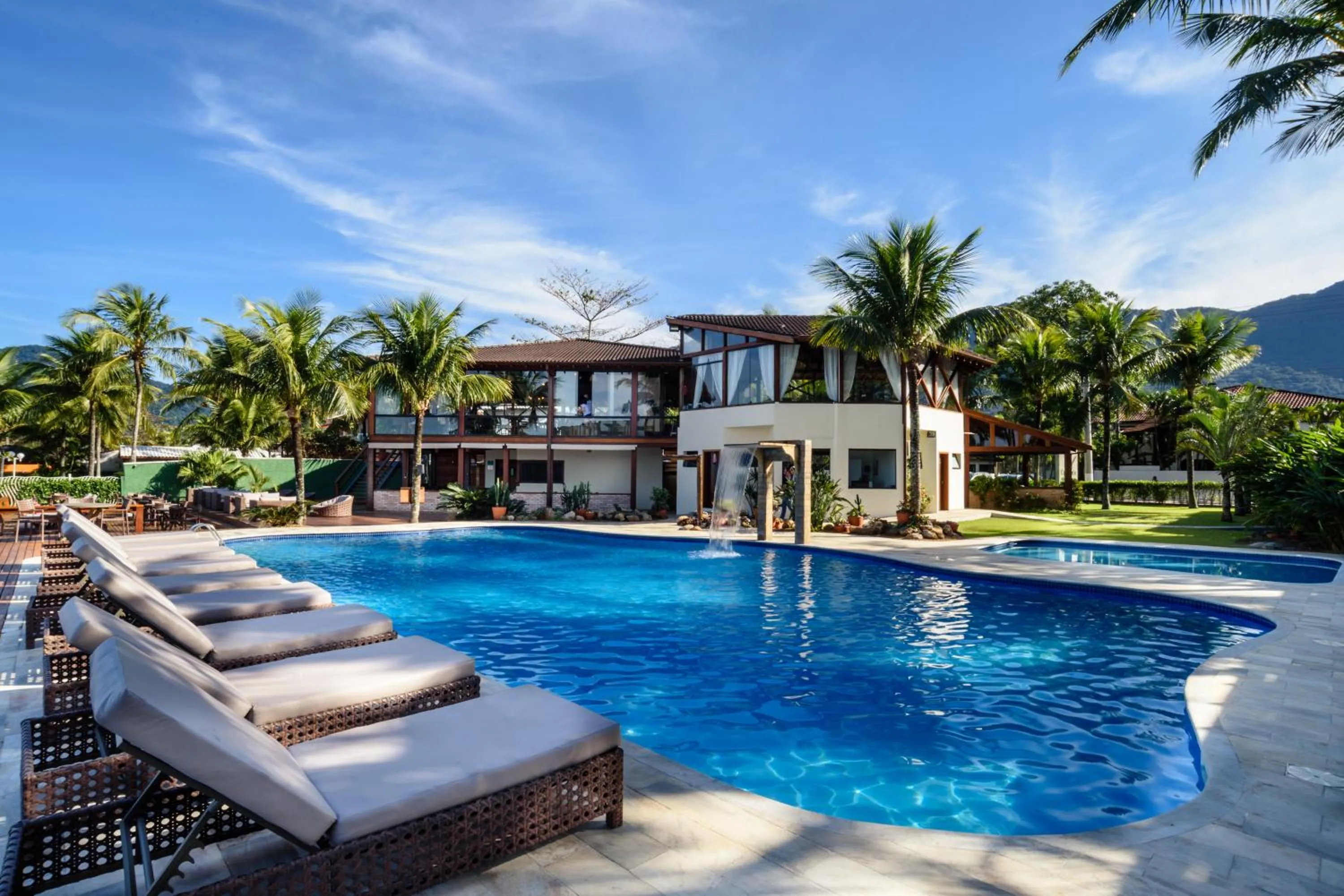 Coconut's Maresias Hotel