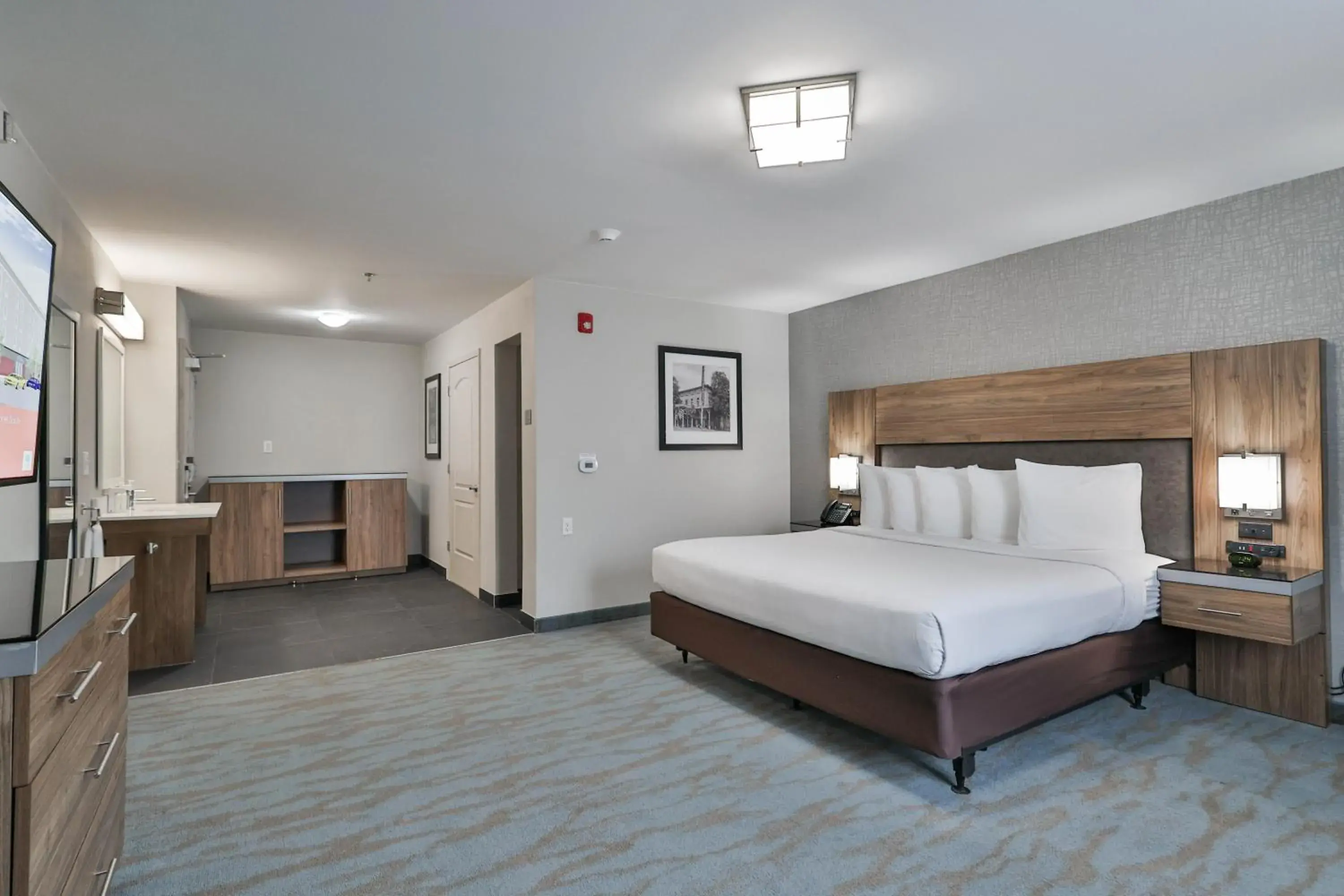 ADA Accessible, 1 King Bed, Transfer Shower, City View in The Penn Stroud, Stroudsburg - Poconos, an Ascend Collection Hotel ADA Accessible, 1 King Bed, Transfer Shower, City View in The Penn Stroud, Stroudsburg - Poconos, an Ascend Collection Hotel