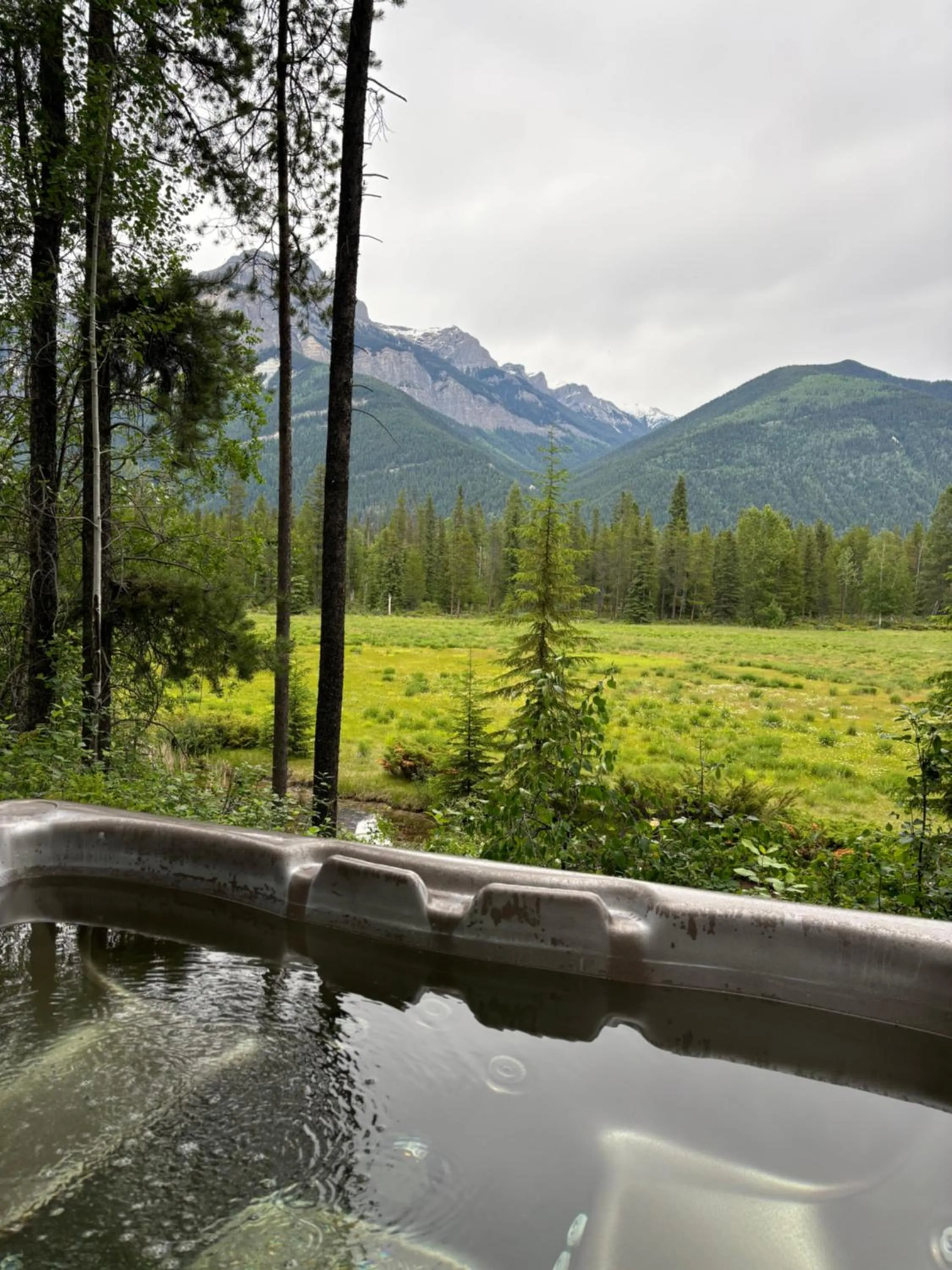 Hot Tub in Rocky Mountain Cabins and Home