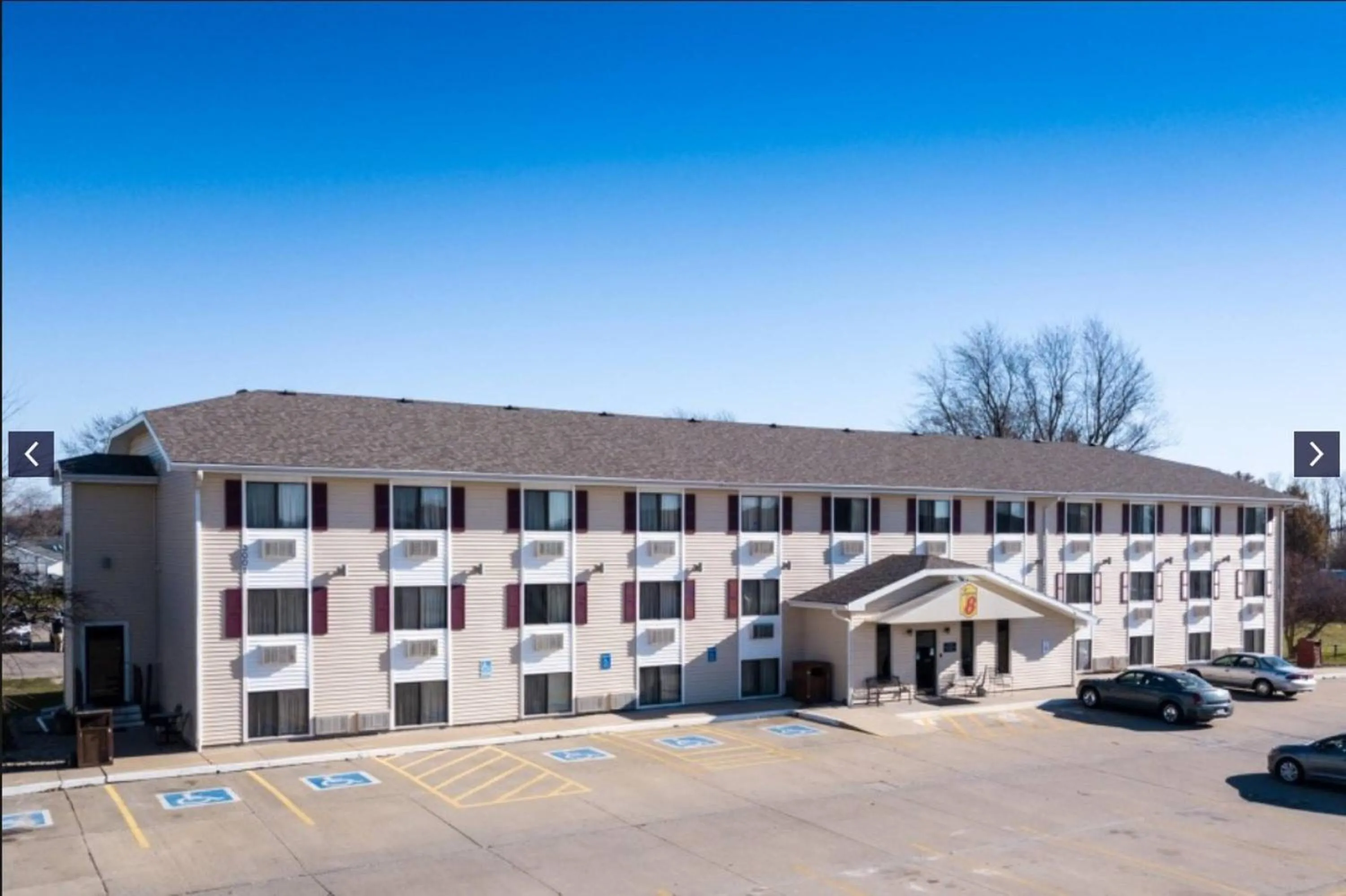 Property building in Super 8 by Wyndham Burlington