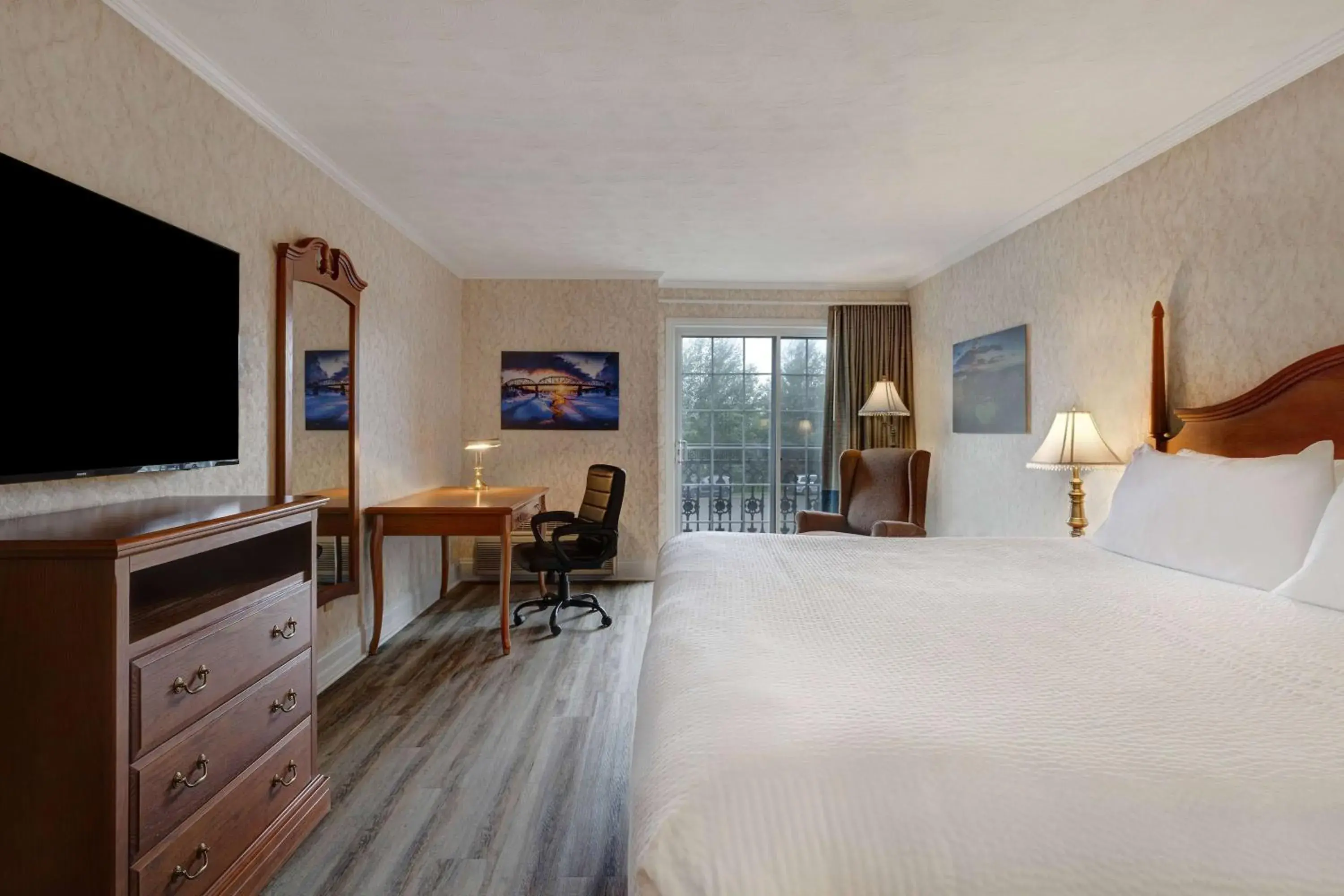 Photo of the whole room, Bed in Days Inn by Wyndham Edmundston Photo of the whole room, Bed in Days Inn by Wyndham Edmundston