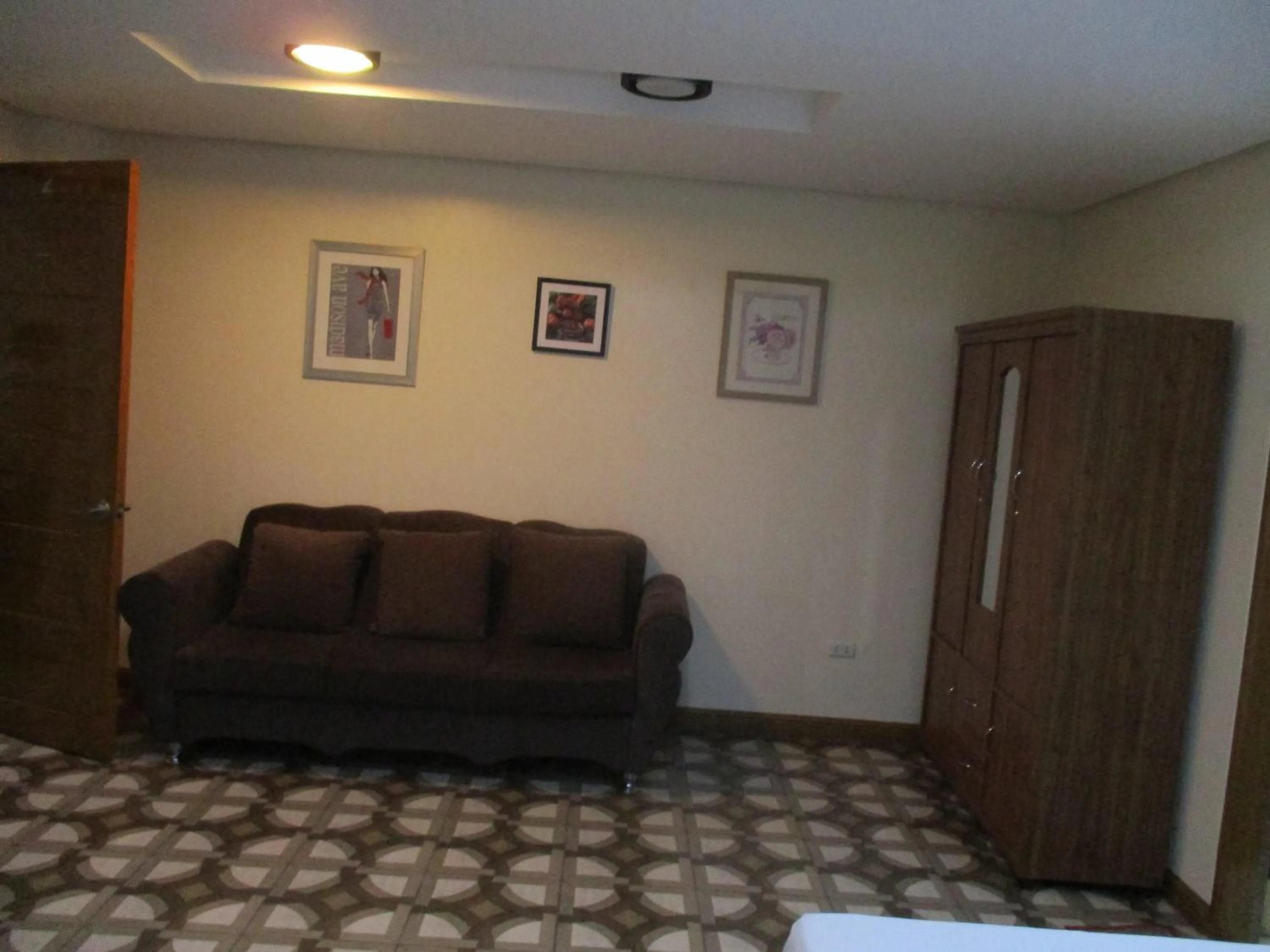 WMV Hotel & Restaurant