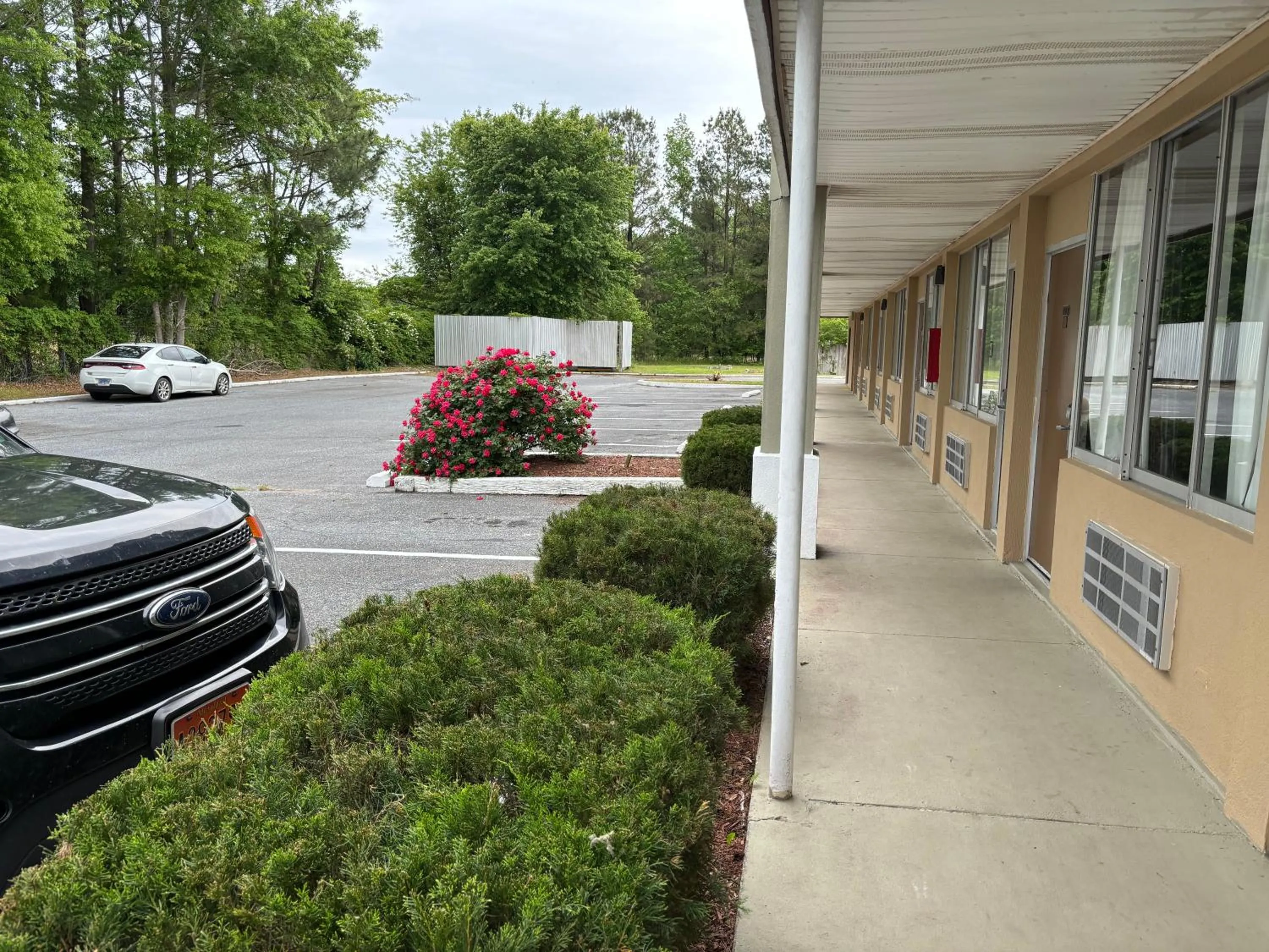 Parking in Motel 6 Pocomoke City, MD
