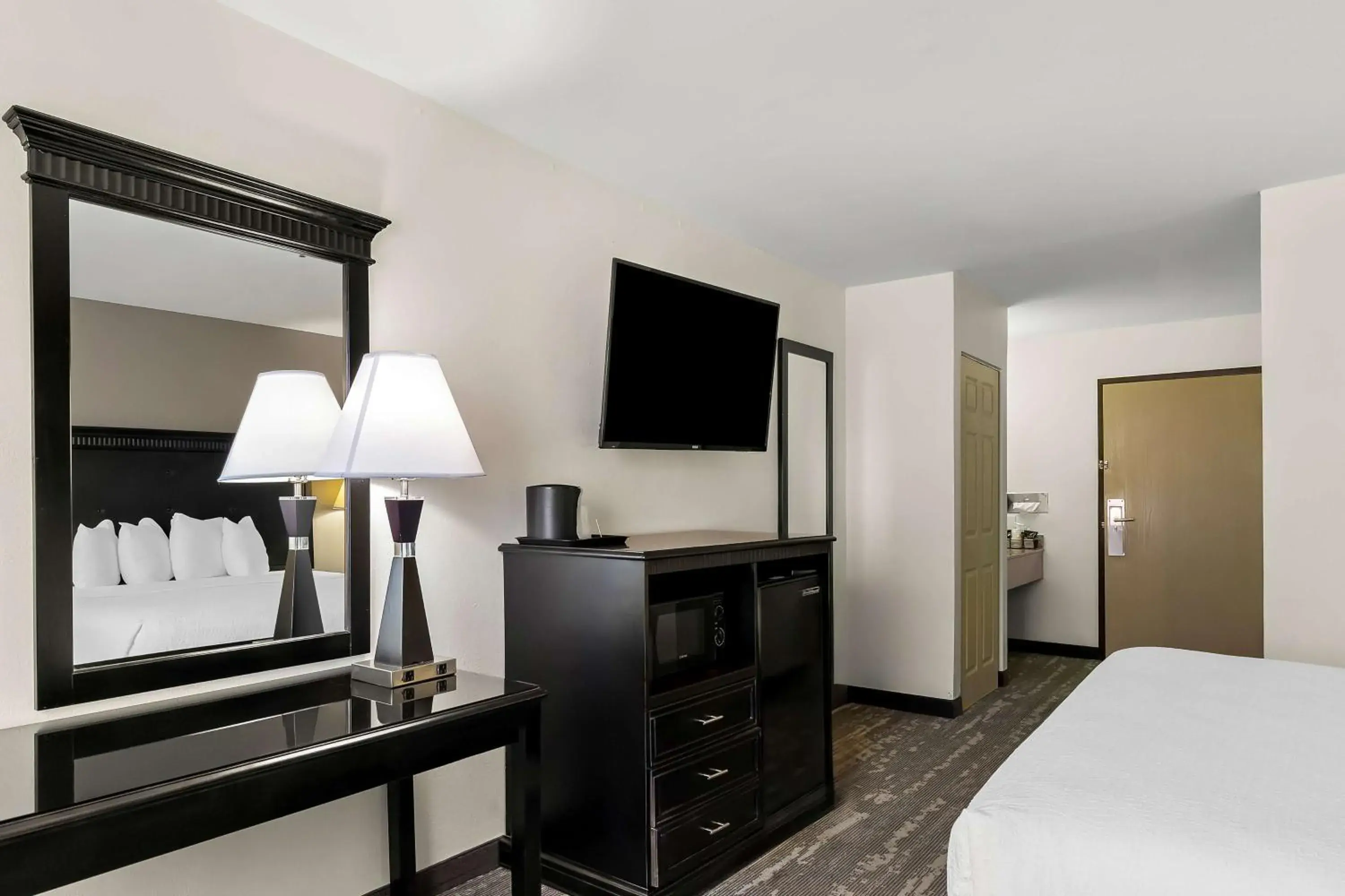 Bedroom, Bed in Best Western Saluki Inn Bedroom, Bed in Best Western Saluki Inn