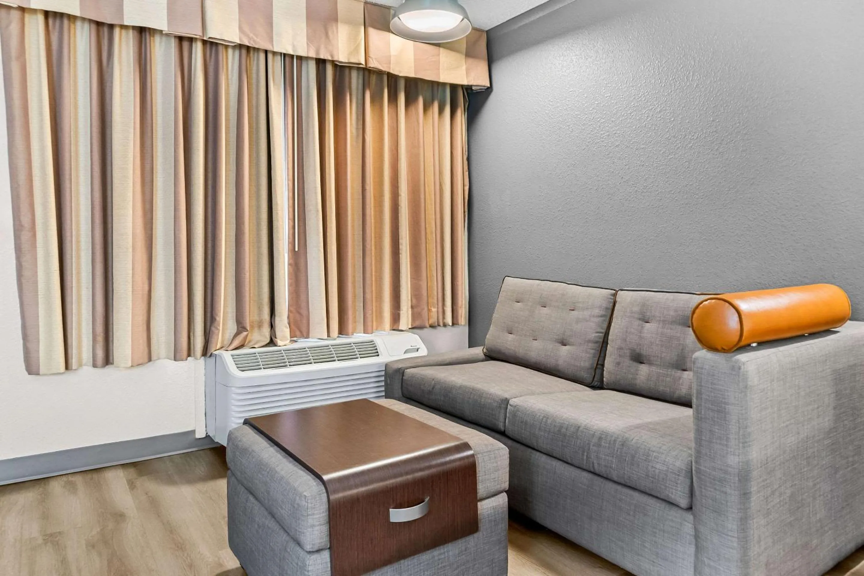 Bedroom in Rodeway Inn & Suites