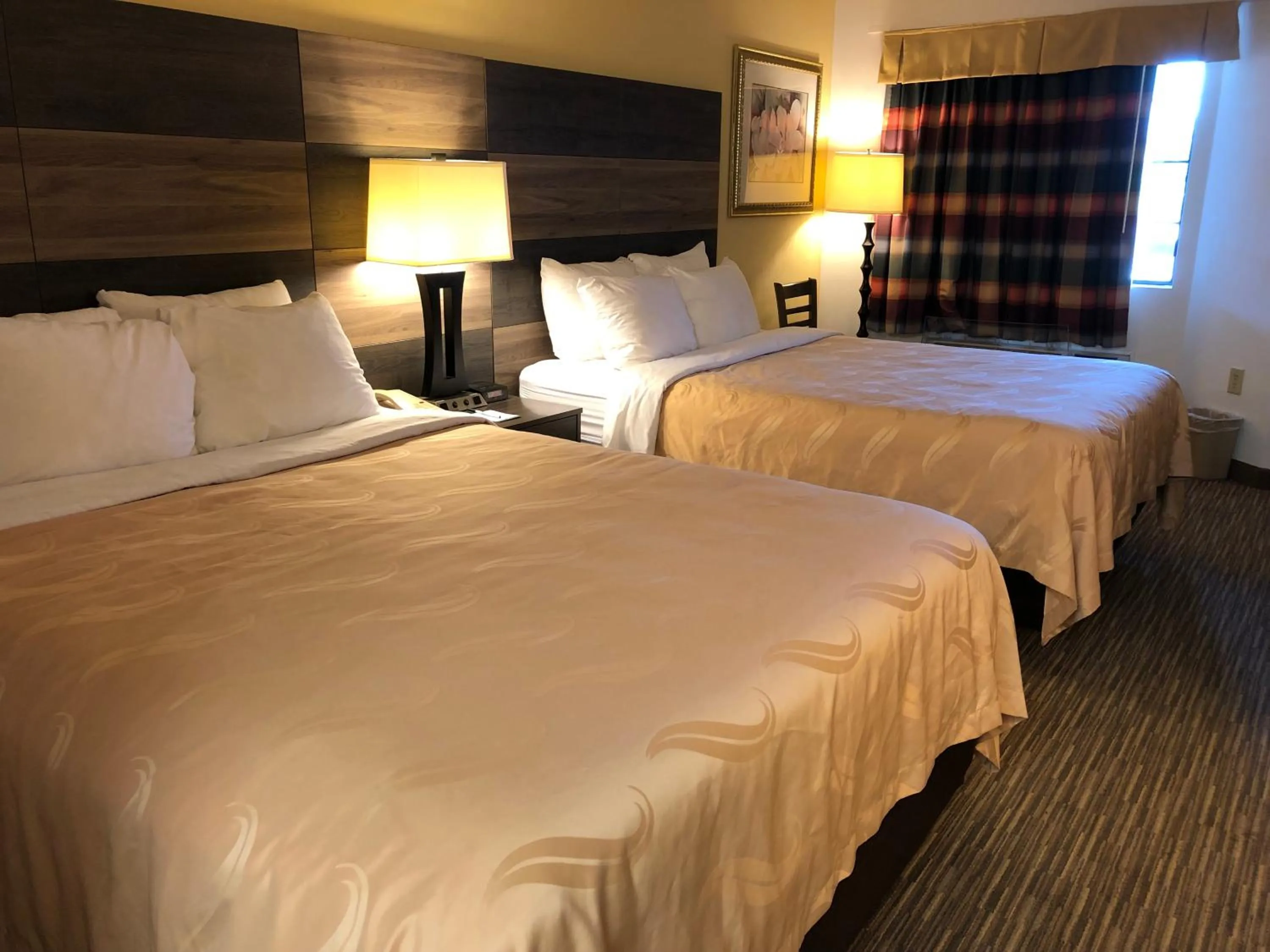 Bed in Quality Inn Bennettsville