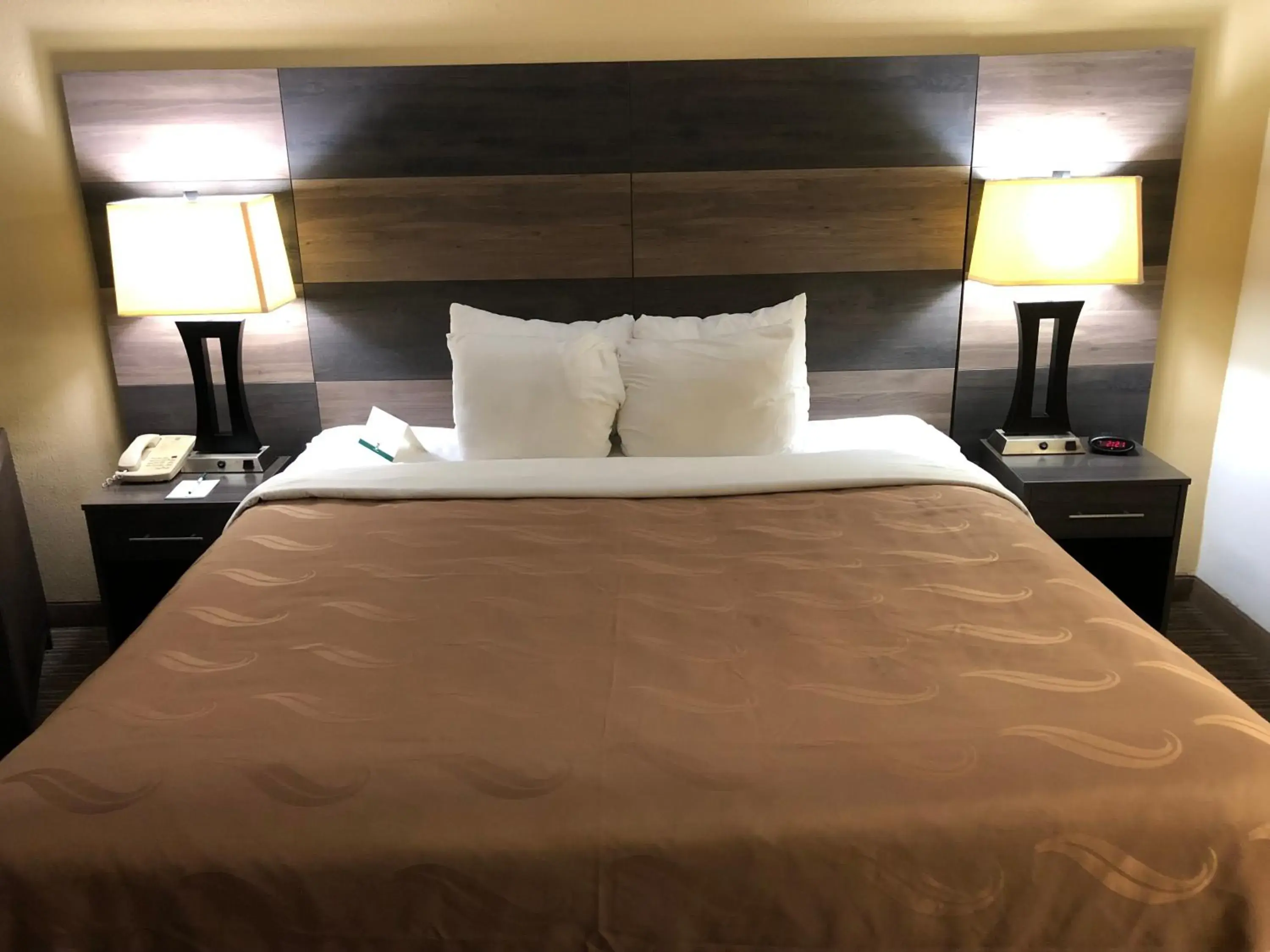 Bed in Quality Inn Bennettsville Bed in Quality Inn Bennettsville