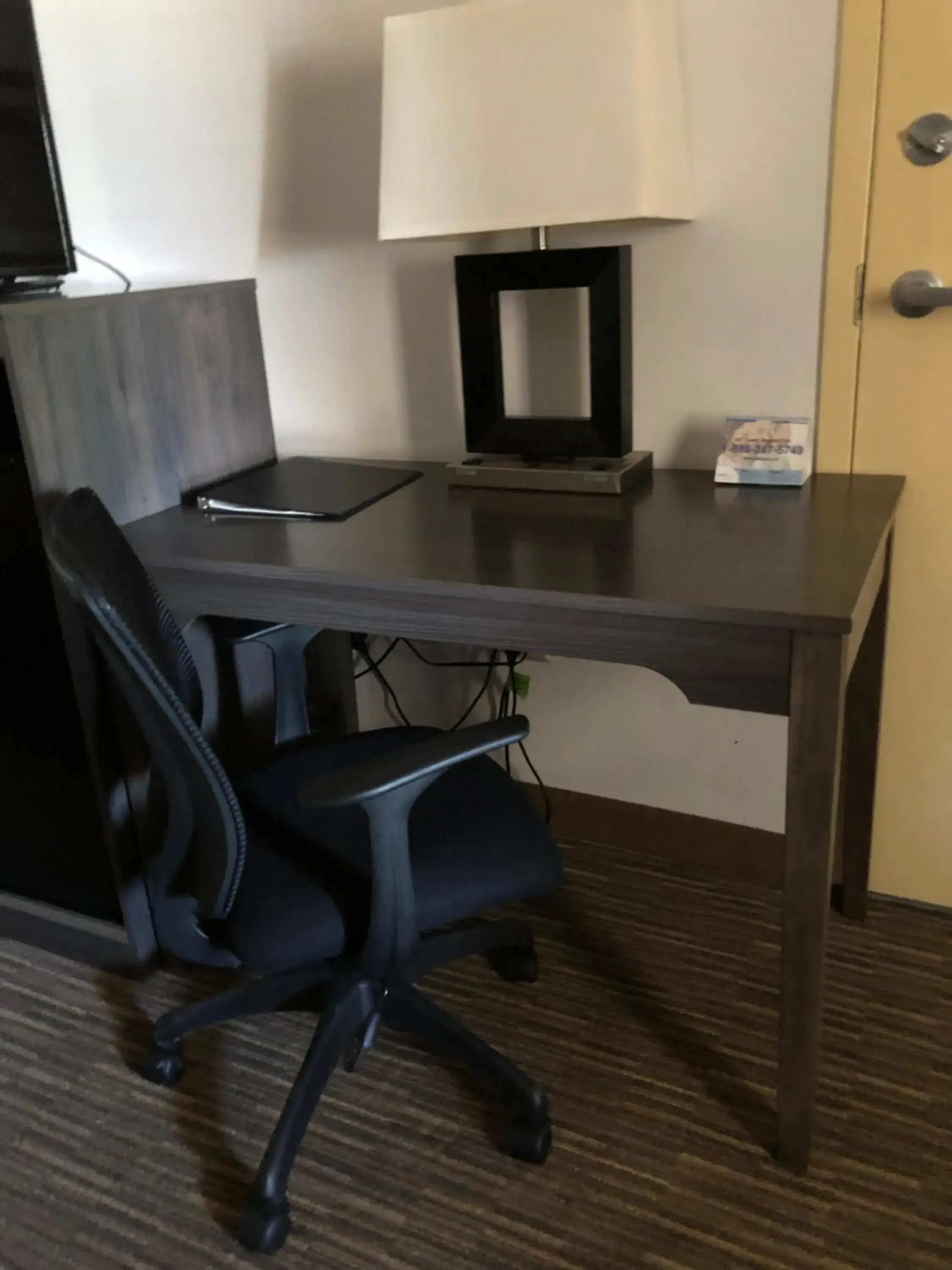 Quadruple Room with Two Queen Beds - Smoking in Quality Inn Bennettsville Quadruple Room with Two Queen Beds - Smoking in Quality Inn Bennettsville