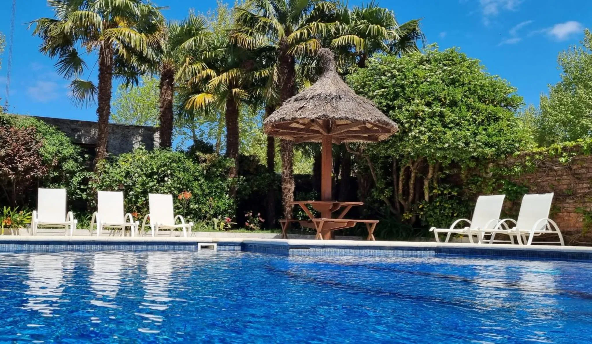 Swimming pool in Hotel Italiano