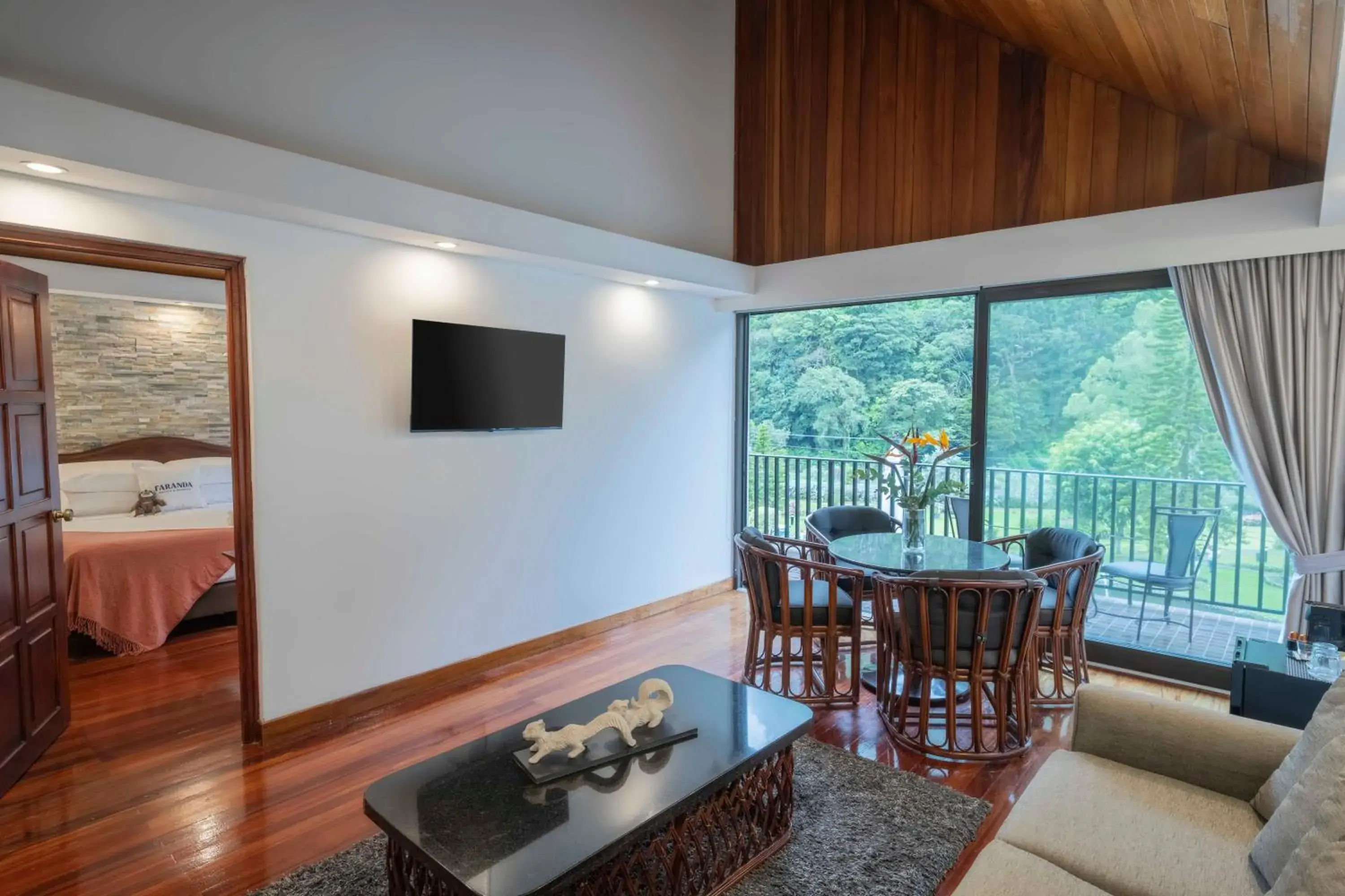 TV and multimedia, Bed in Hotel Bambito By Faranda Boutique, a member of Radisson Individuals TV and multimedia, Bed in Hotel Bambito By Faranda Boutique, a member of Radisson Individuals