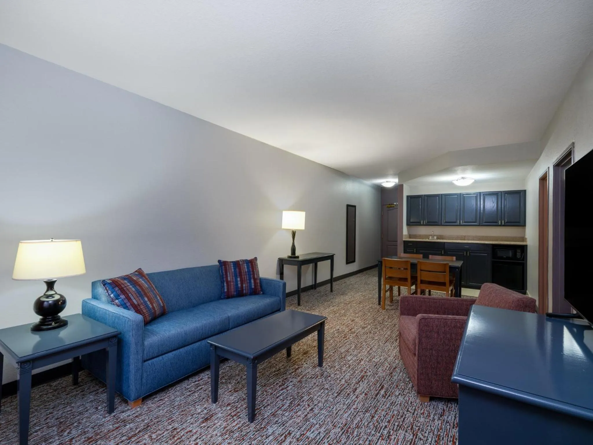 Photo of the whole room in Garner Hotel Gillette South by IHG