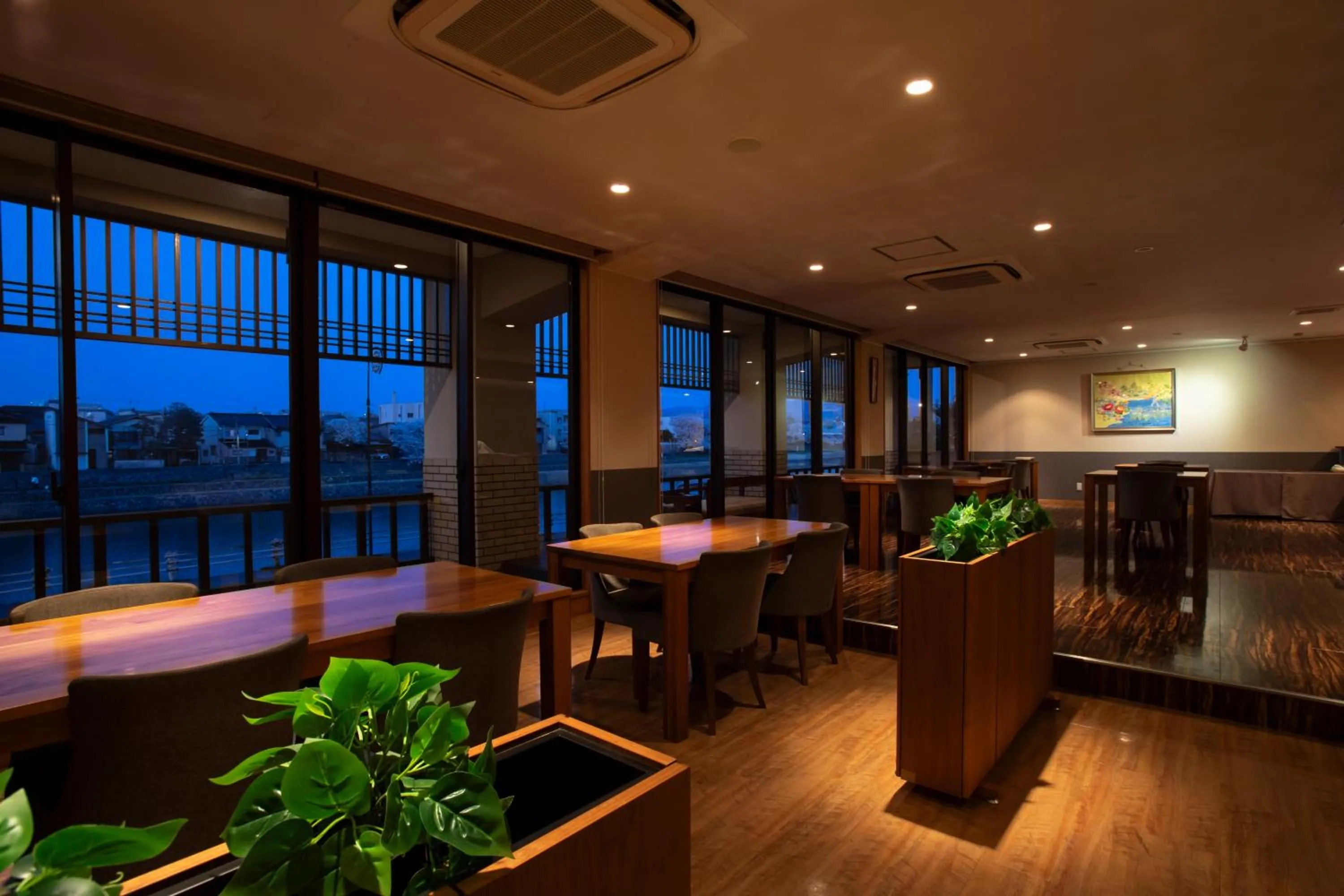 Restaurant/places to eat in Yuyaruru Saisai