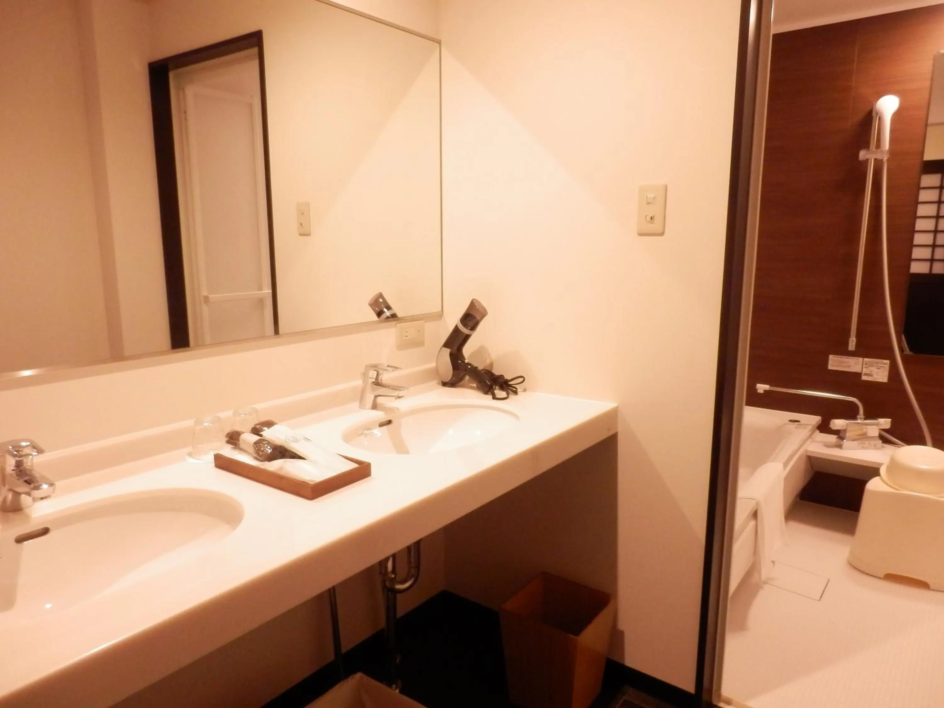 Photo of the whole room in Yuyaruru Saisai