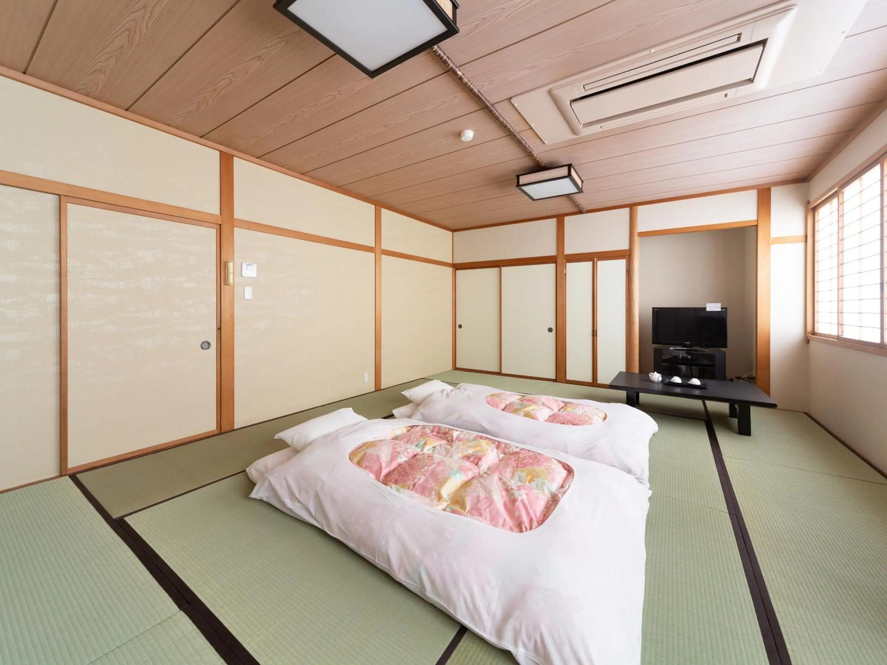 Photo of the whole room, Bed in Houei Ryokan