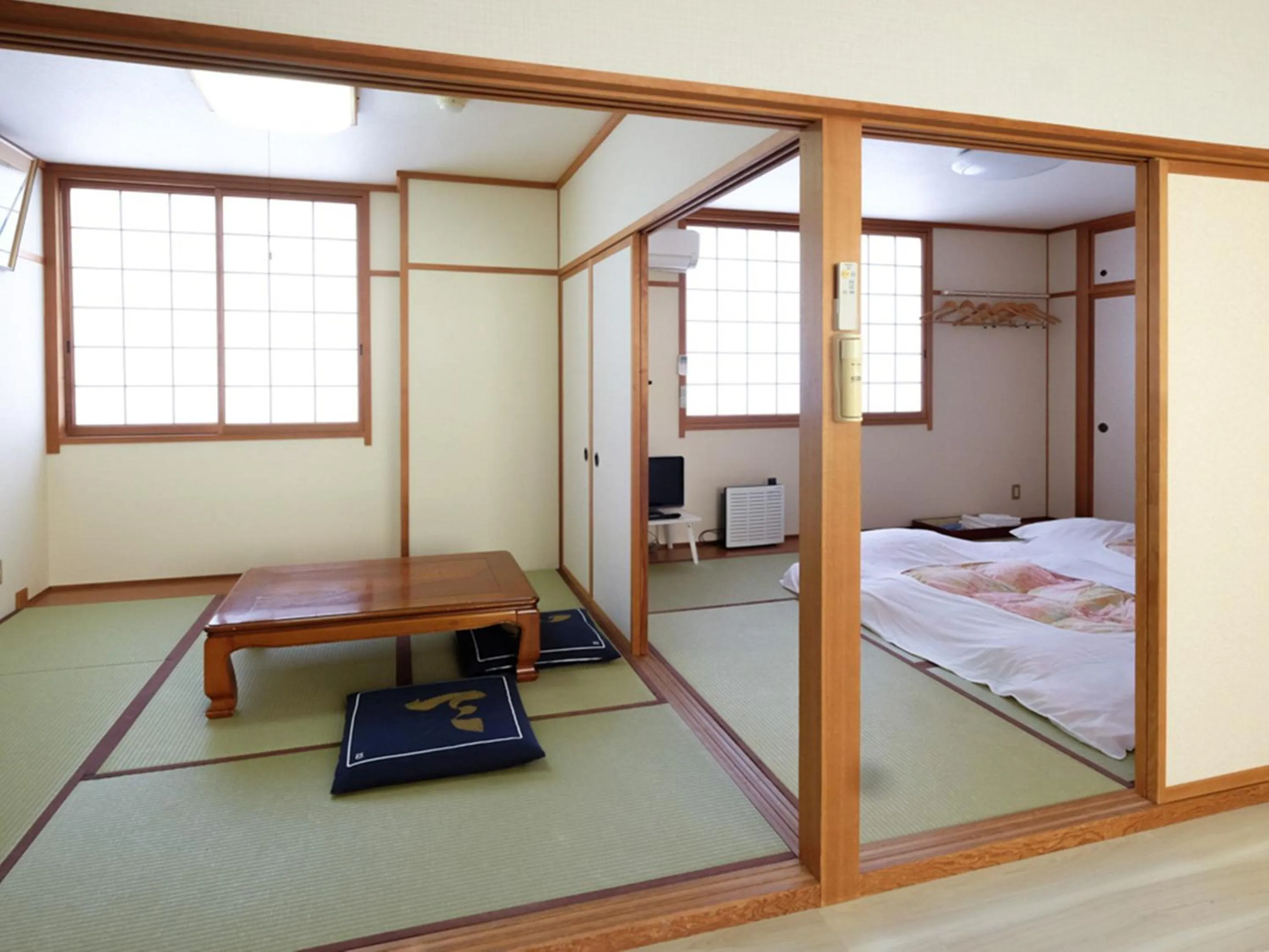 Photo of the whole room, Bed in Houei Ryokan