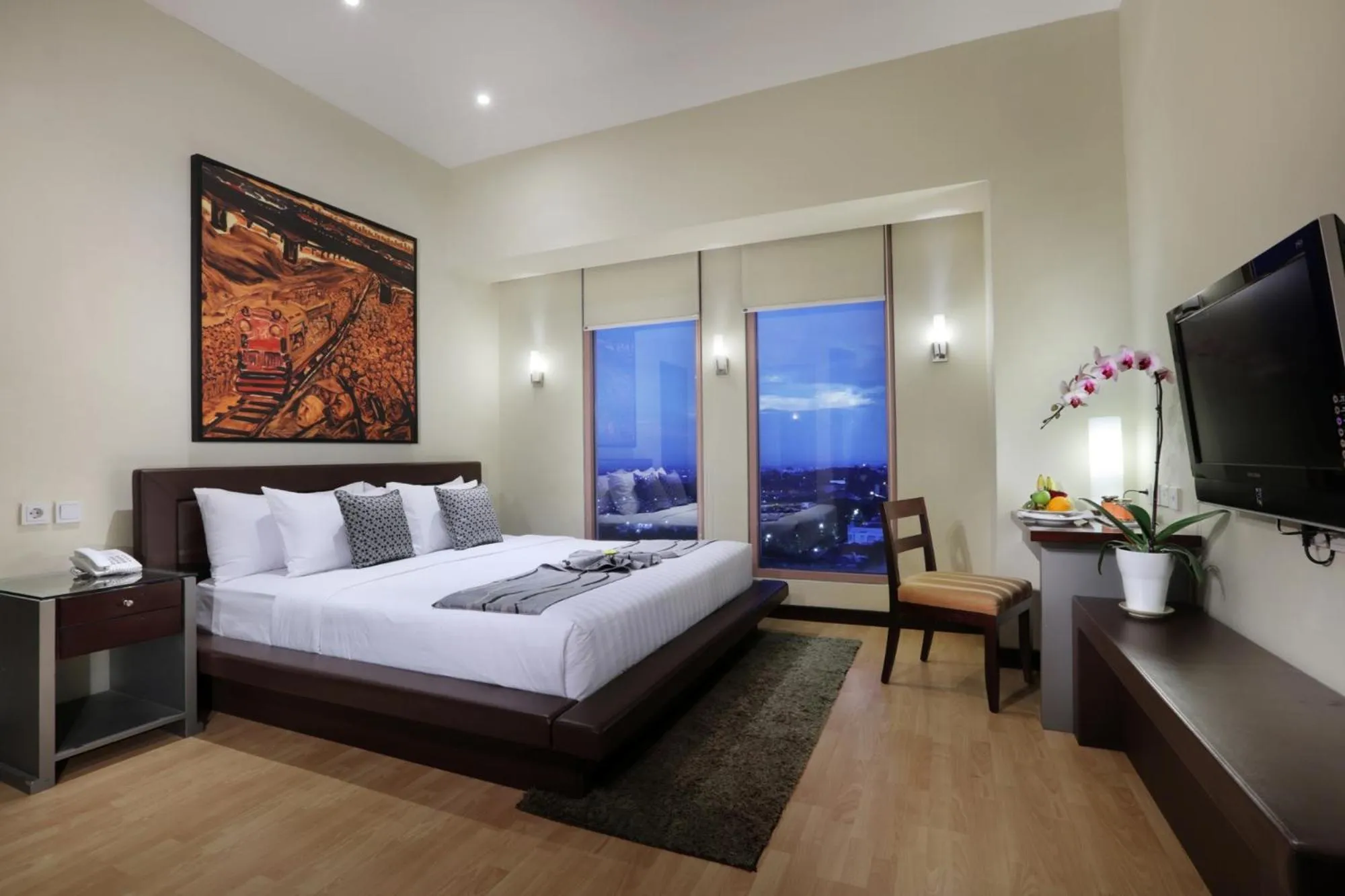 Bedroom, Bed in Grand Candi Hotel