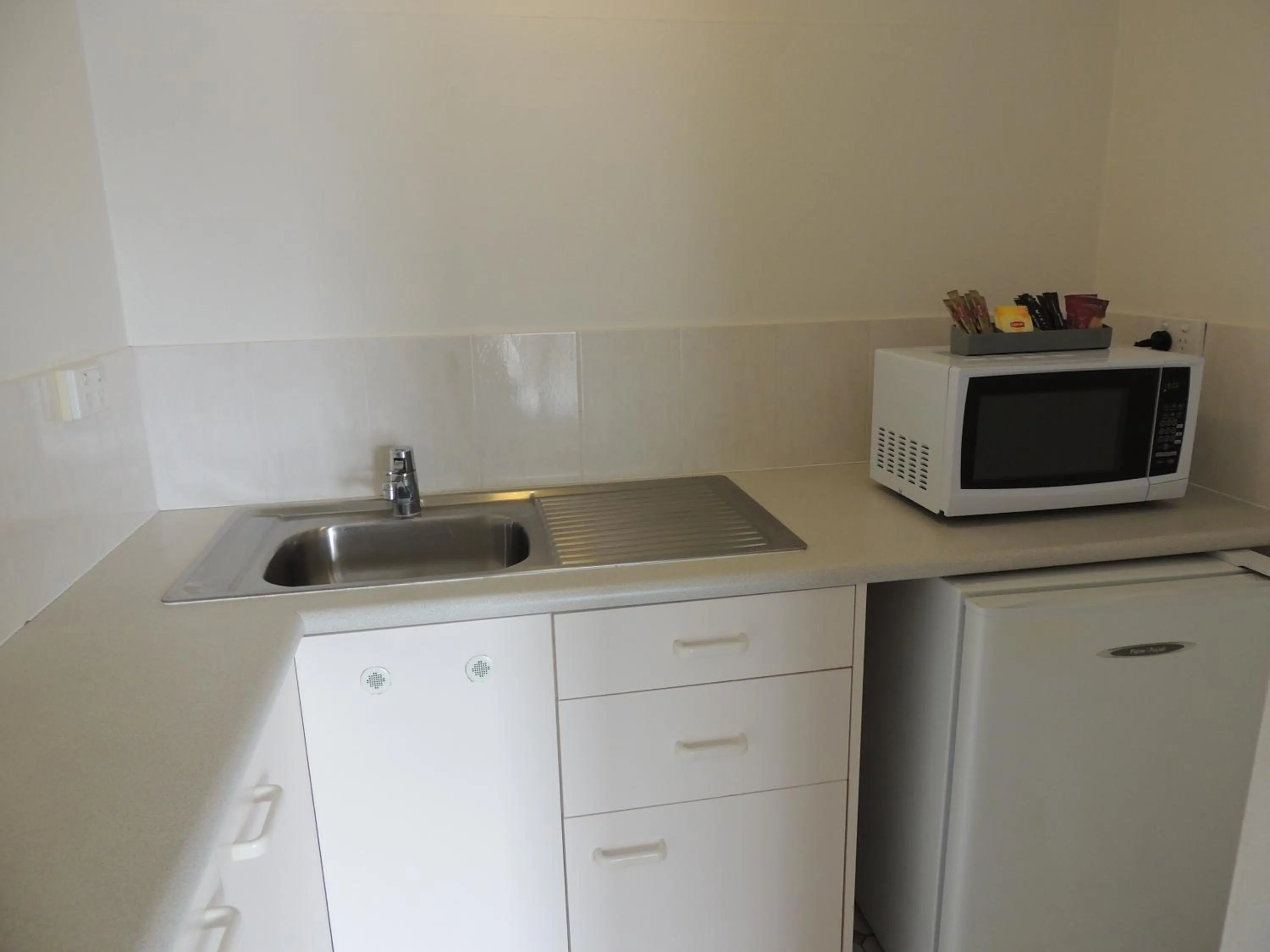 Kitchen or kitchenette in Comfort Inn Premier