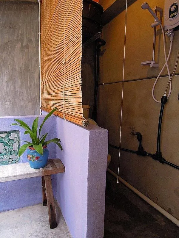 Shower in MoonTree47