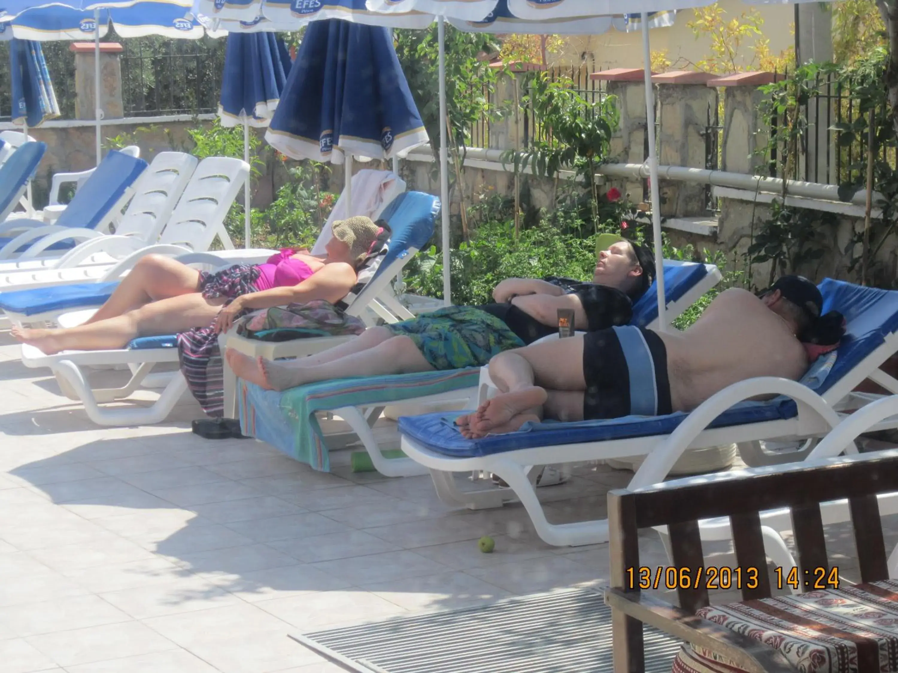 Guests in Red Rose Hotel Guests in Red Rose Hotel