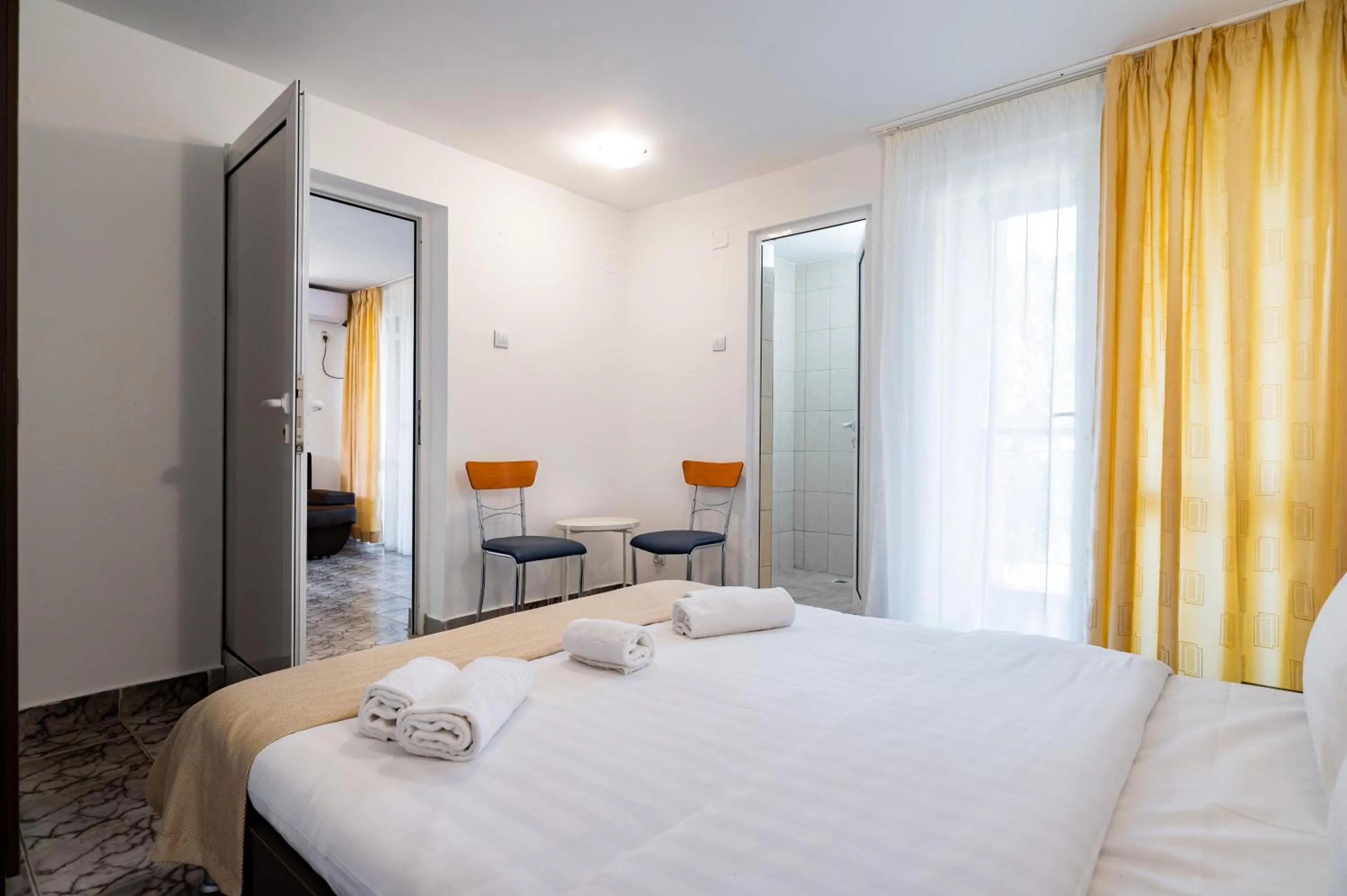 Bed in Complex Paloma Coral