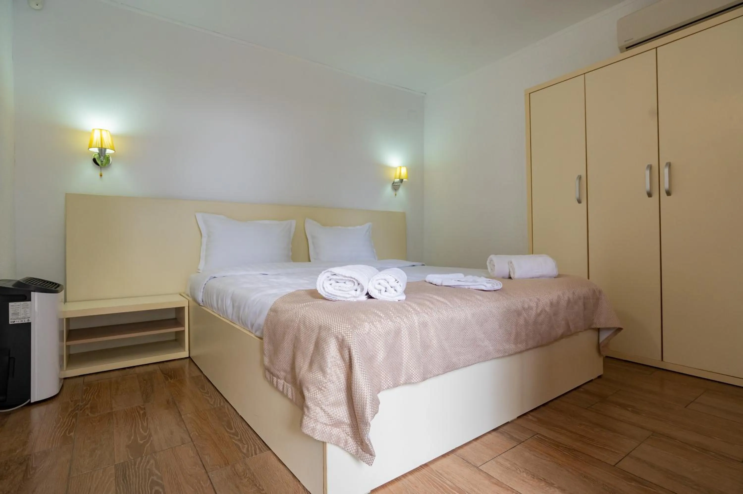 Bed in Complex Paloma Coral