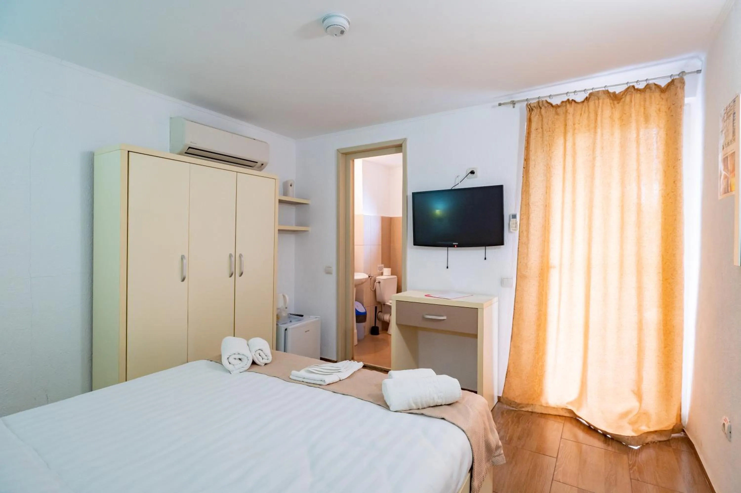 Bed in Complex Paloma Coral