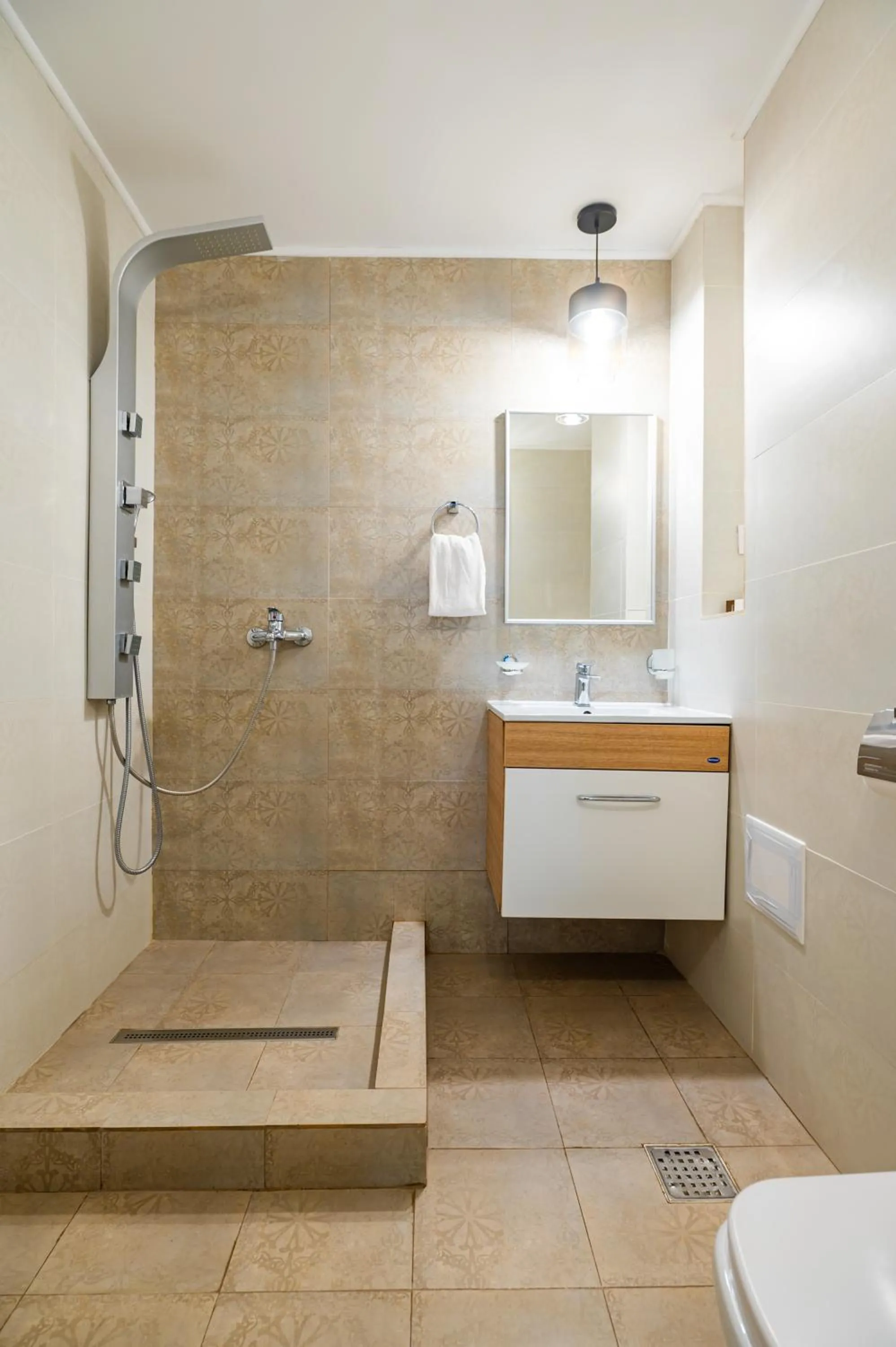 Complex Paloma Coral