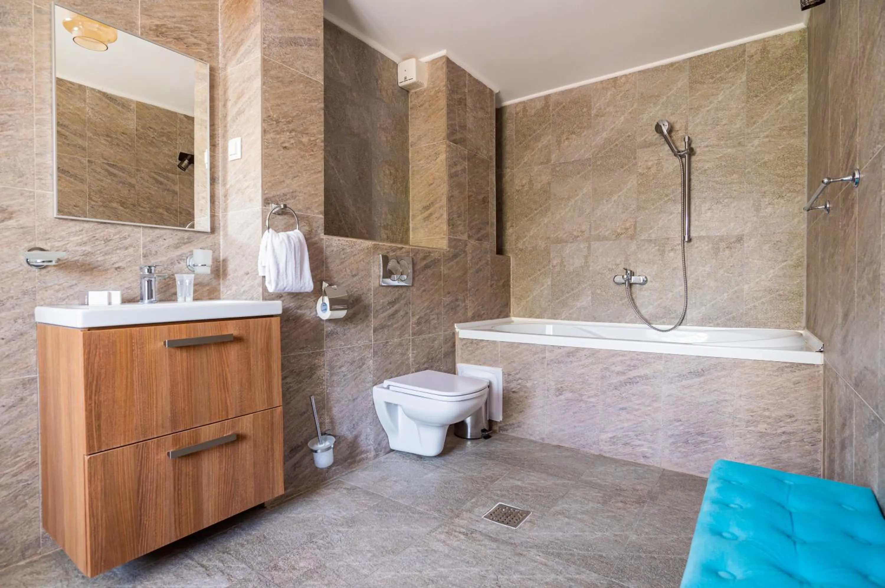 Complex Paloma Coral