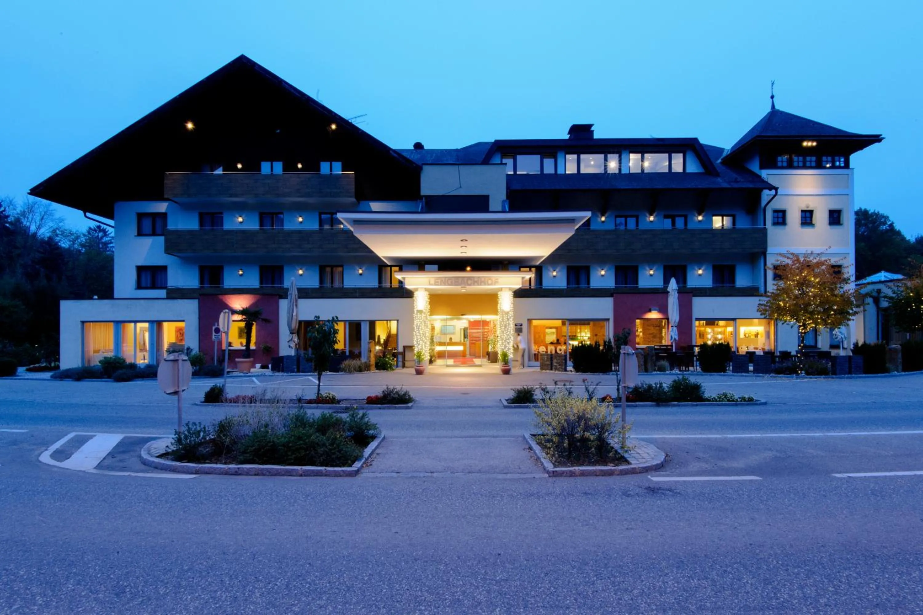 Facade/entrance in Seminarhotel Lengbachhof GmbH