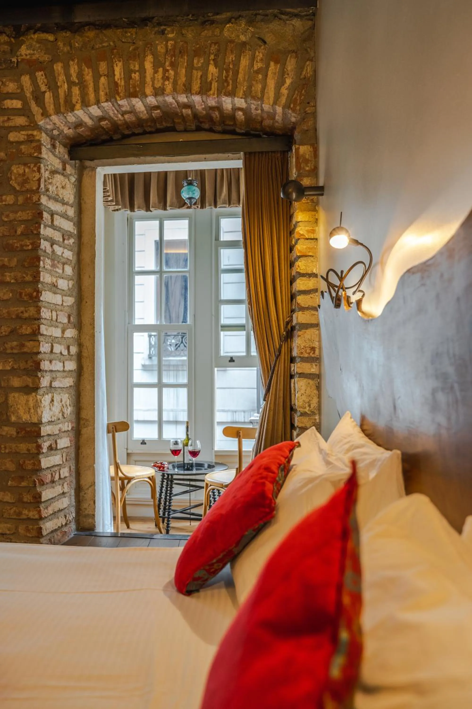 Photo of the whole room, Bed in West Pera Hotel