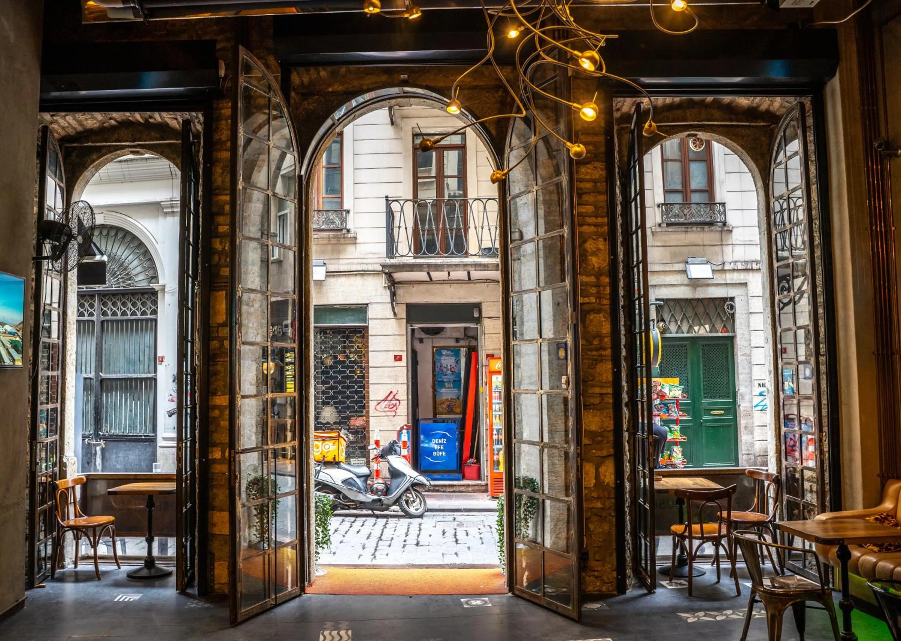 Facade/entrance in West Pera Hotel