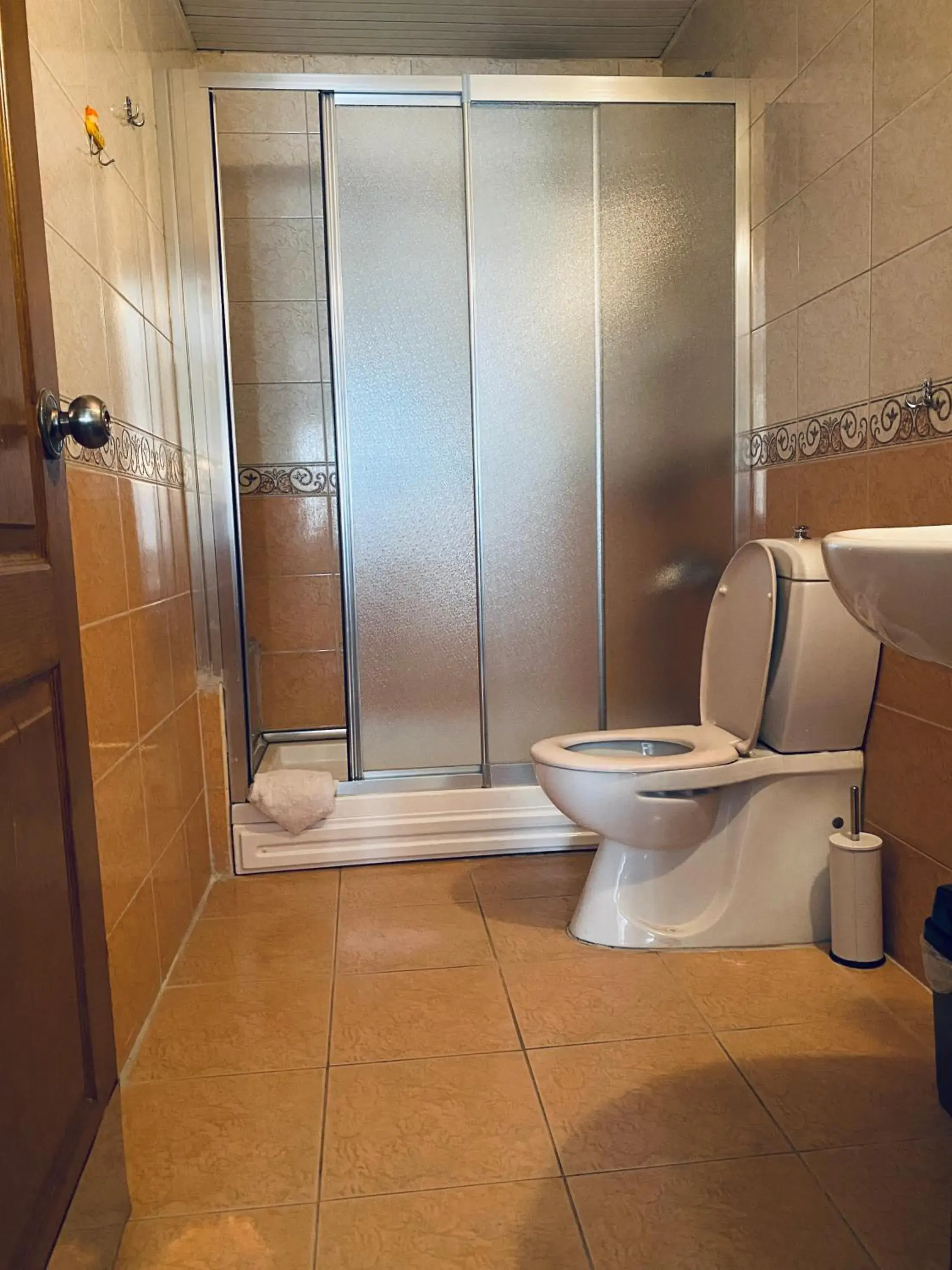 Bathroom in Lemon Hotel