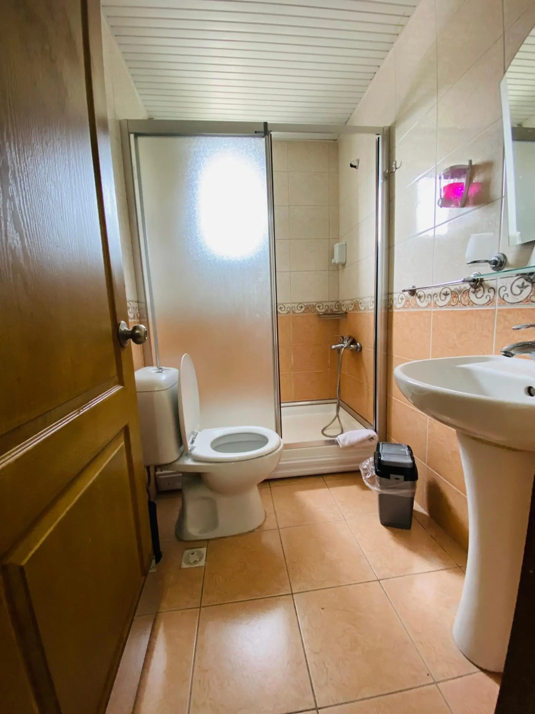 Bathroom in Lemon Hotel