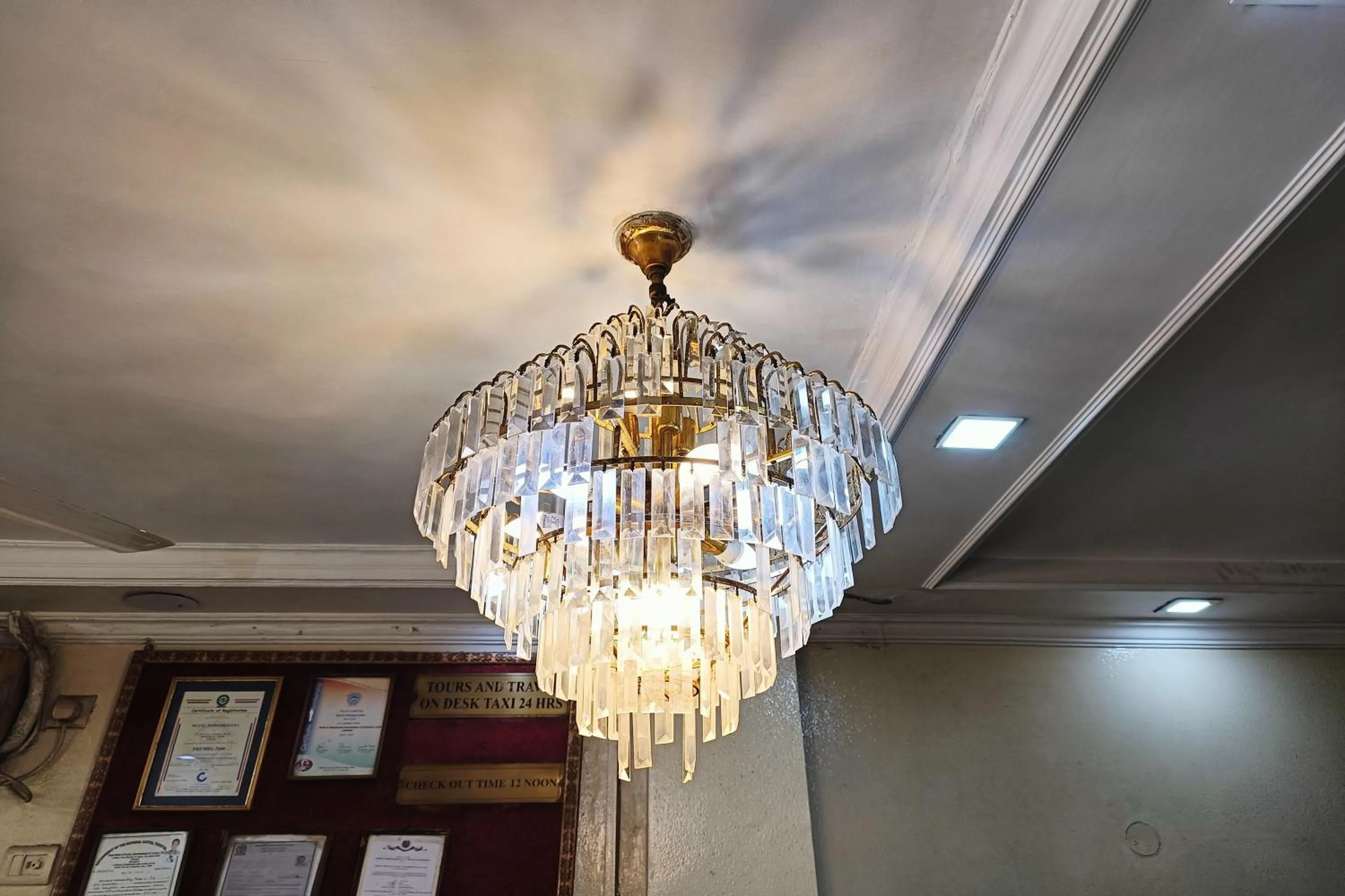 Restaurant/places to eat in Hotel Indraprastha