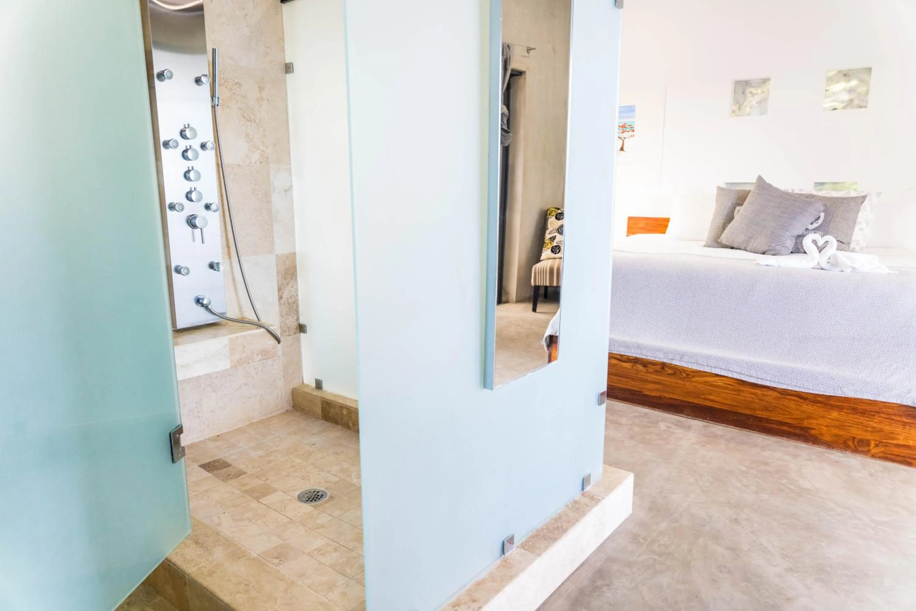 Shower, Bed in Playa De Sala Boutique Hotel
