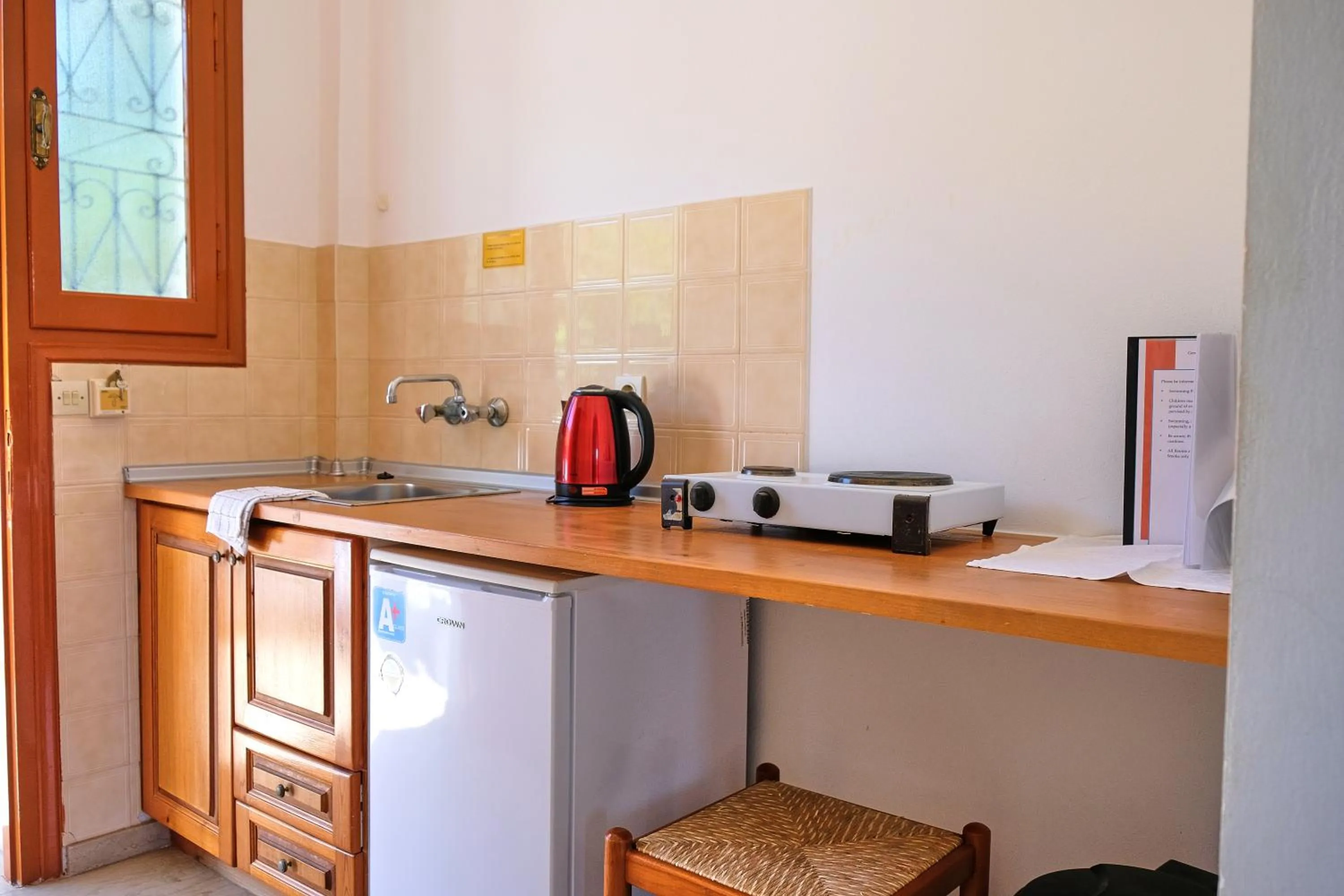 Kitchen or kitchenette in Tria Adelphia
