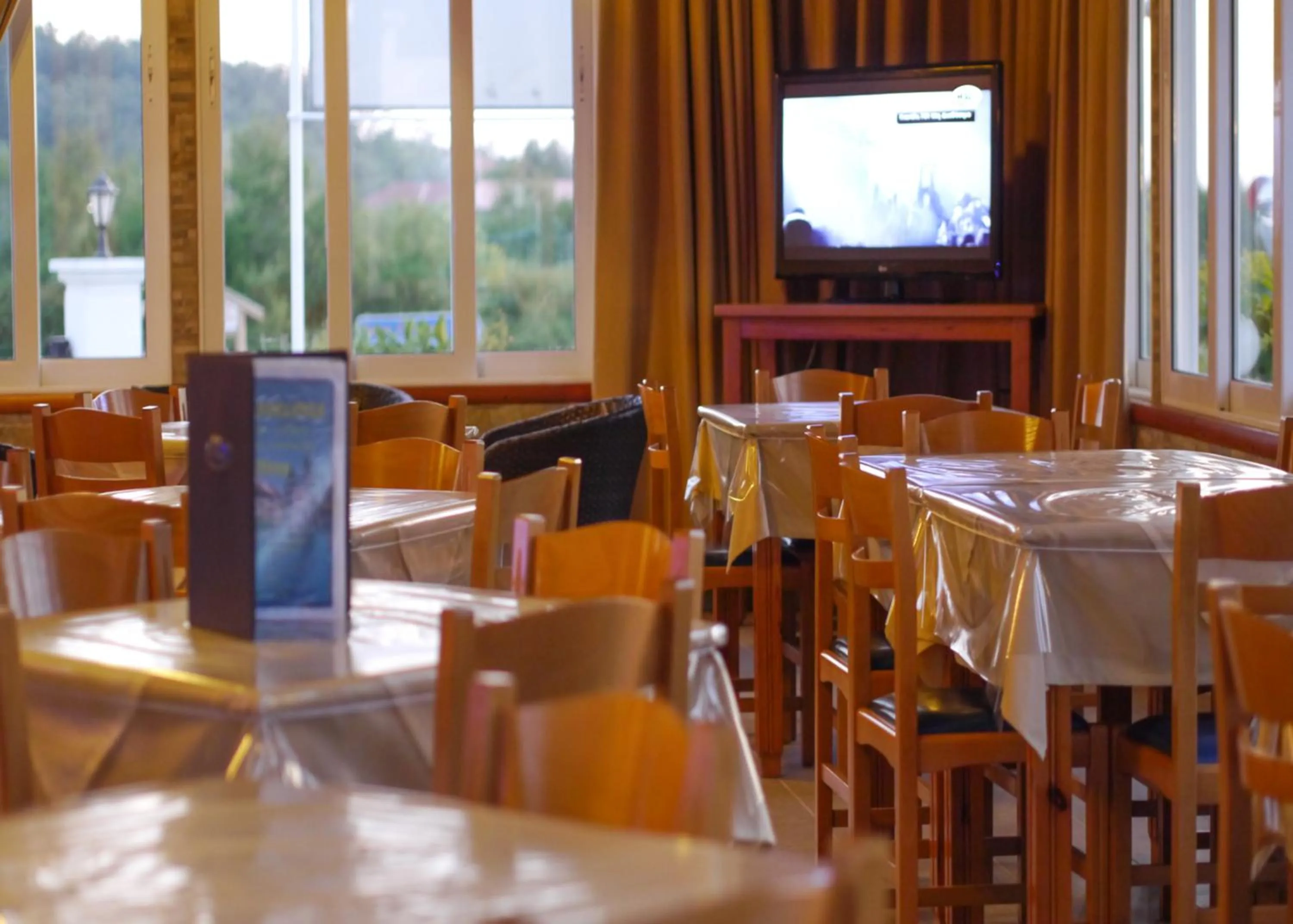 Restaurant/places to eat in Tria Adelphia