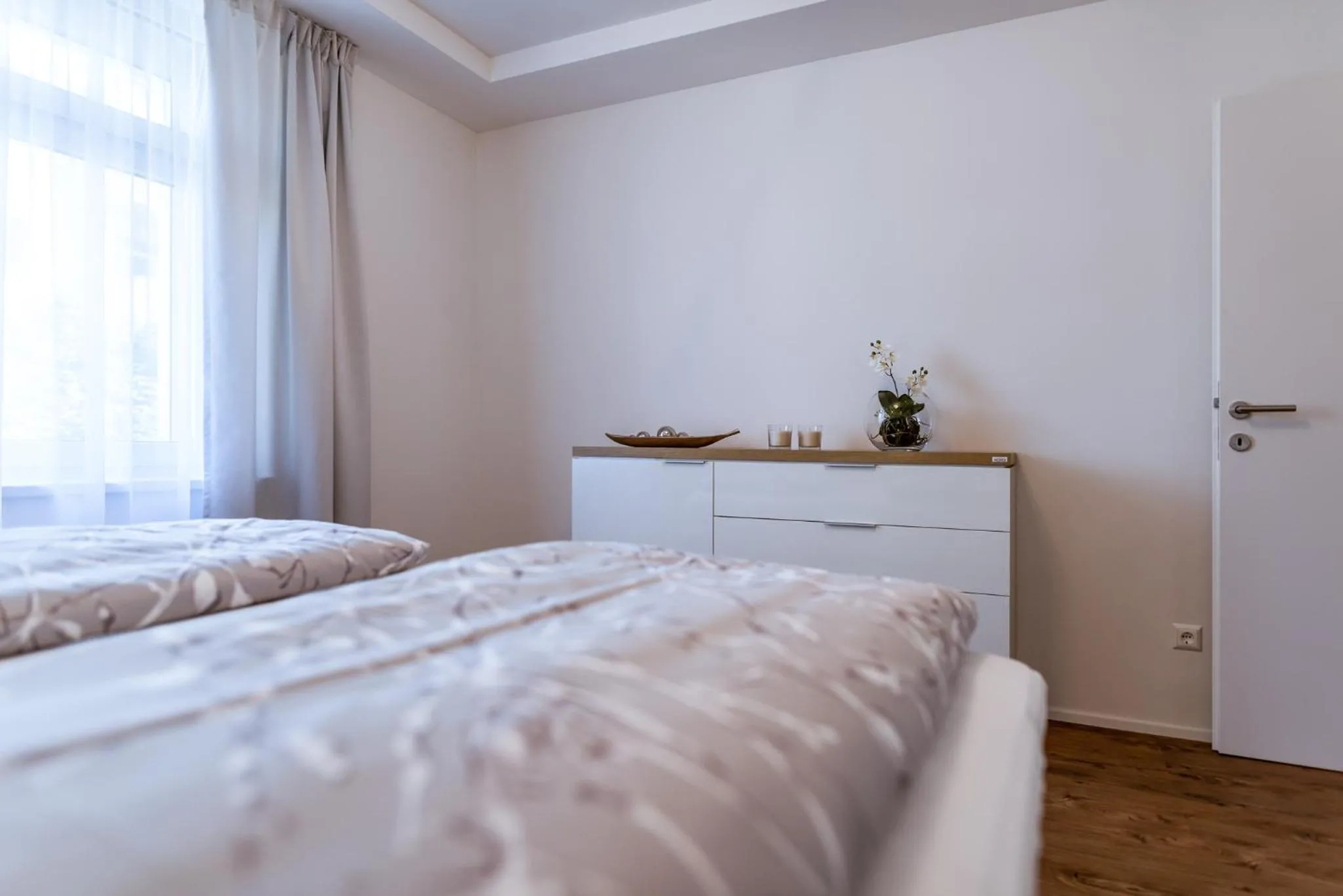 Bed in MH Living - 11 - Modern Living Dream in Center