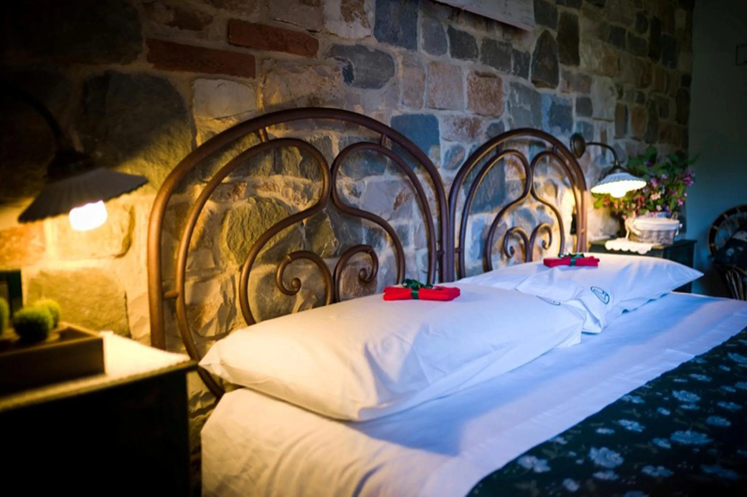 Decorative detail, Bed in B&B La Casa Di Campagna