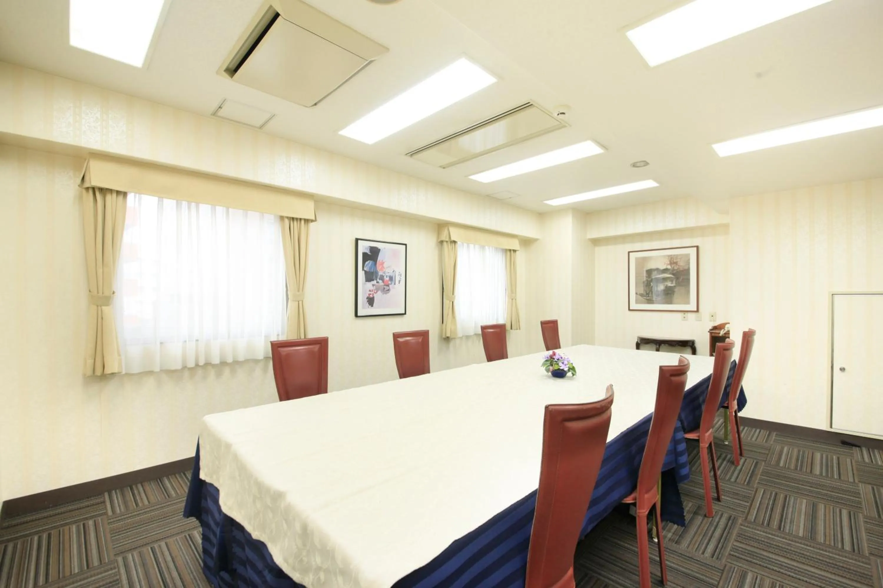 Meeting/conference room in Atsugi Urban Hotel