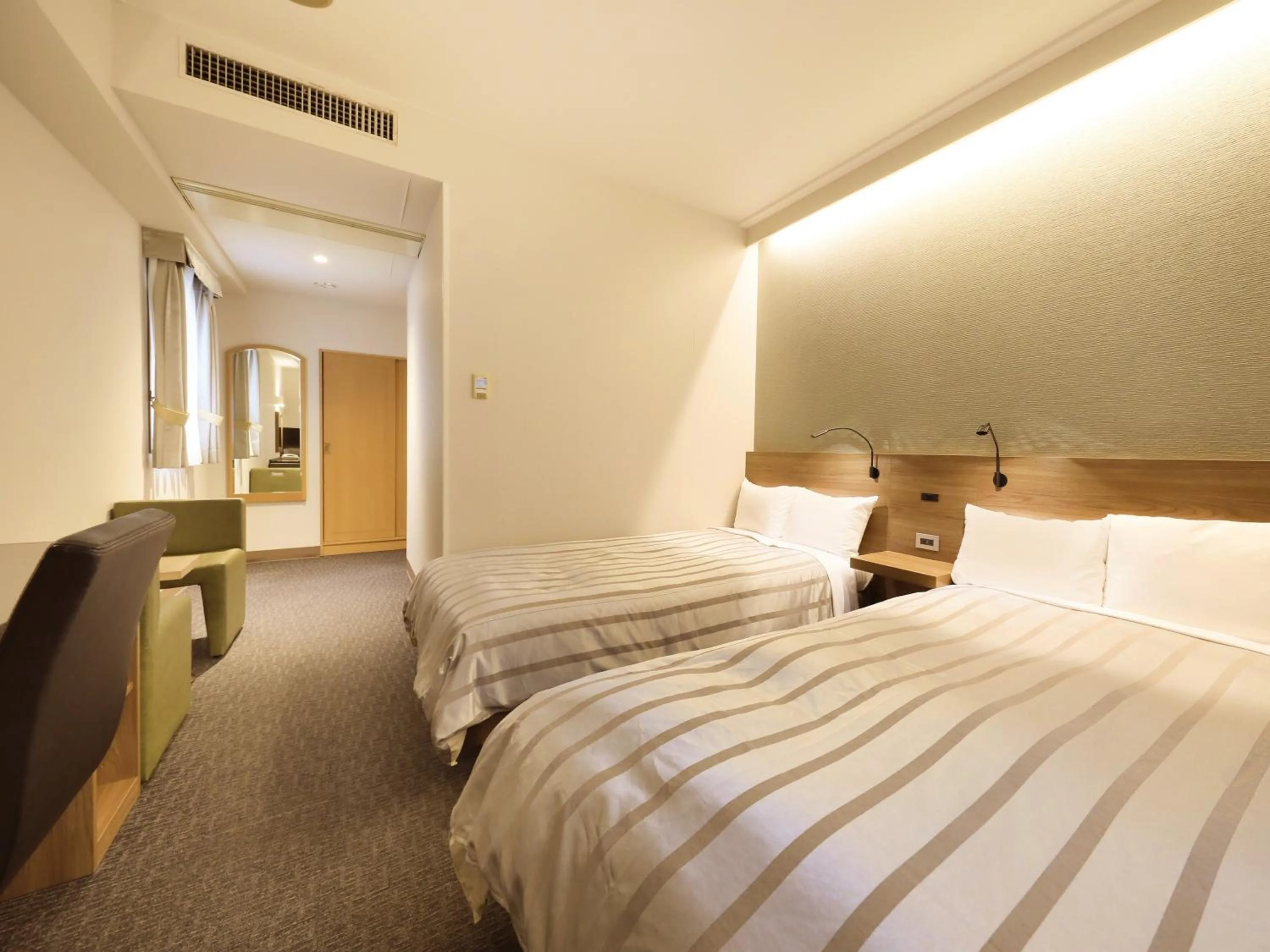 Bed in Atsugi Urban Hotel