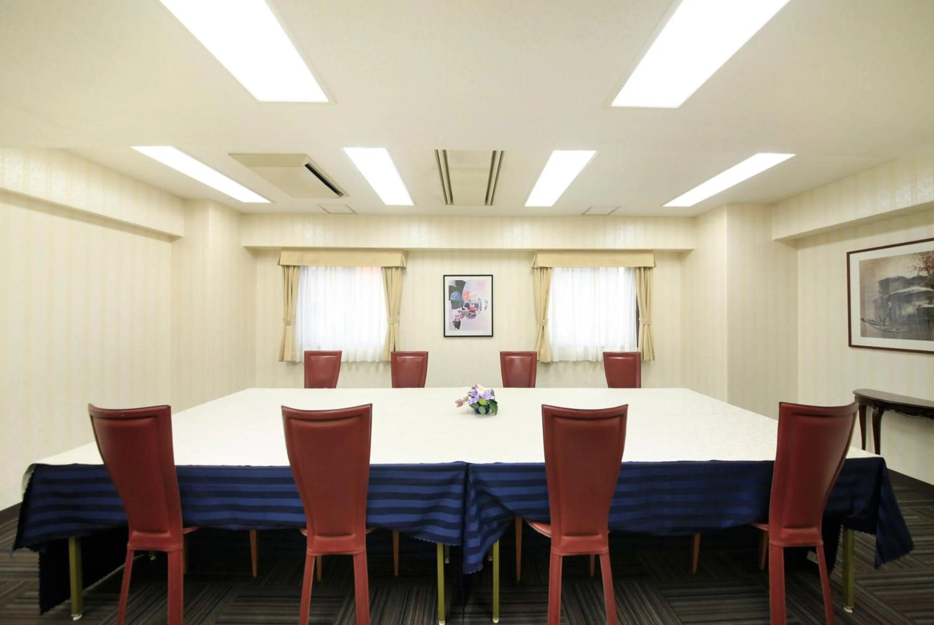 Business facilities in Atsugi Urban Hotel