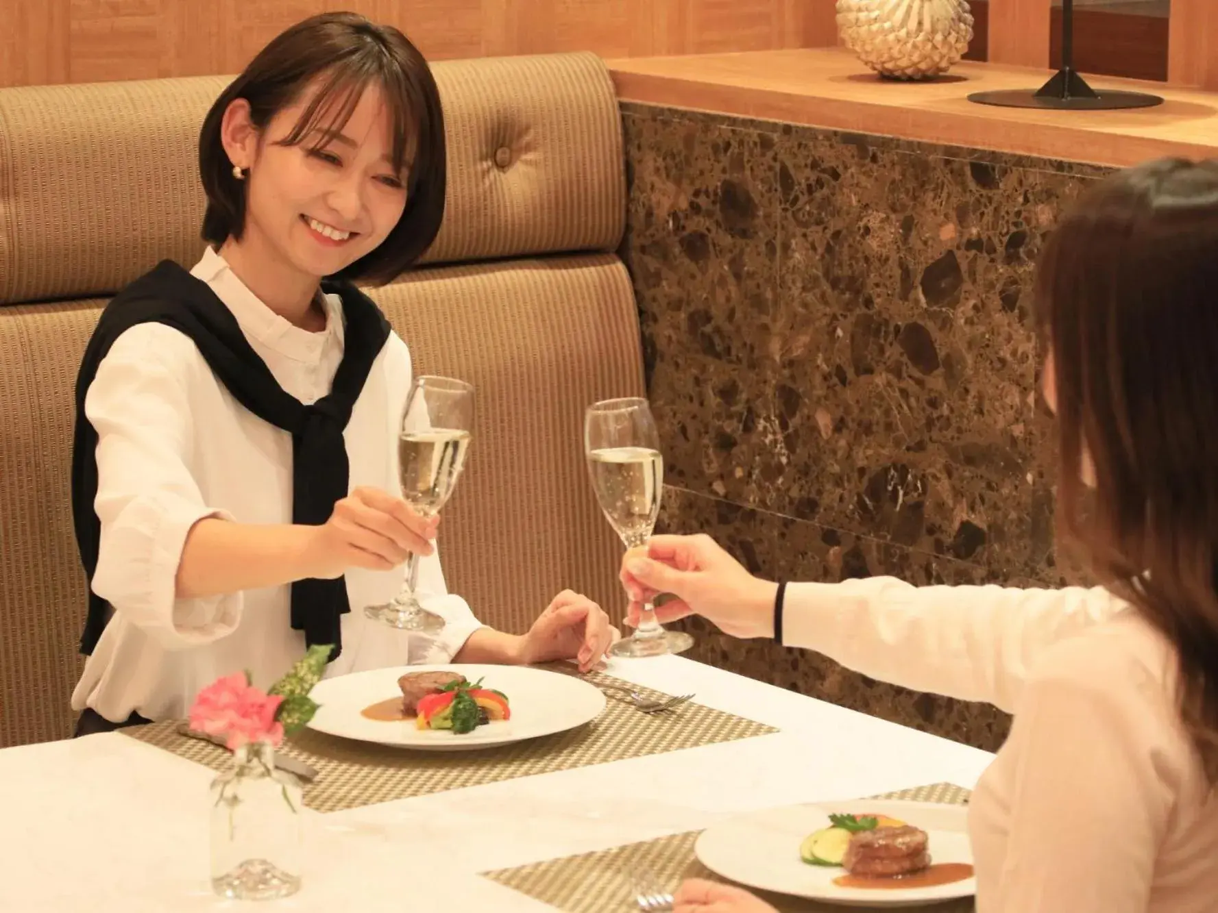 Restaurant/places to eat in Atsugi Urban Hotel Restaurant/places to eat in Atsugi Urban Hotel