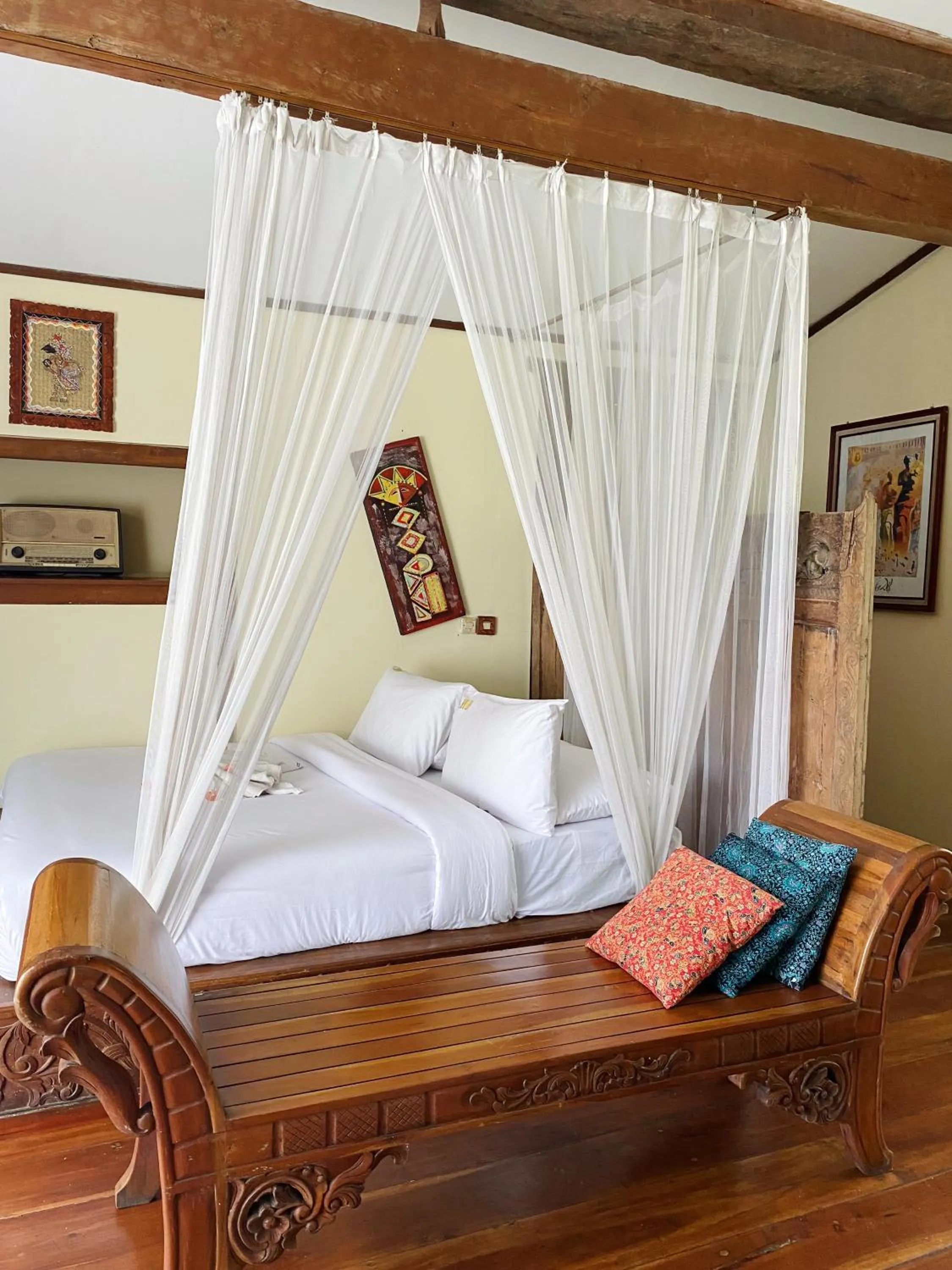 Bed in Sapulidi Cafe, Gallery & Resort