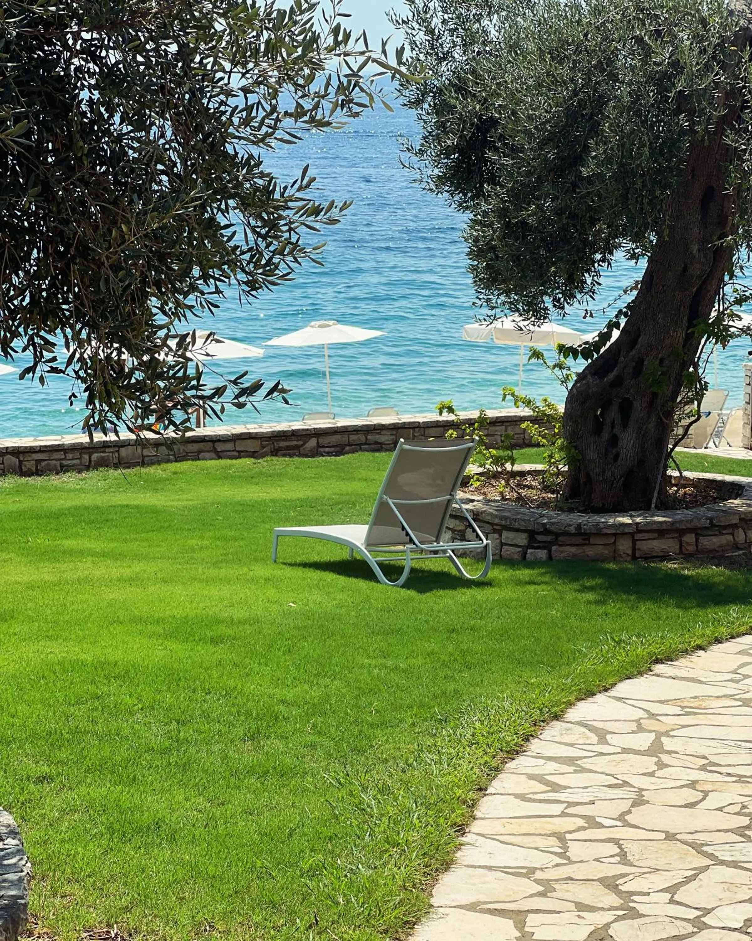 Garden in Krouzeri Beach Apartments