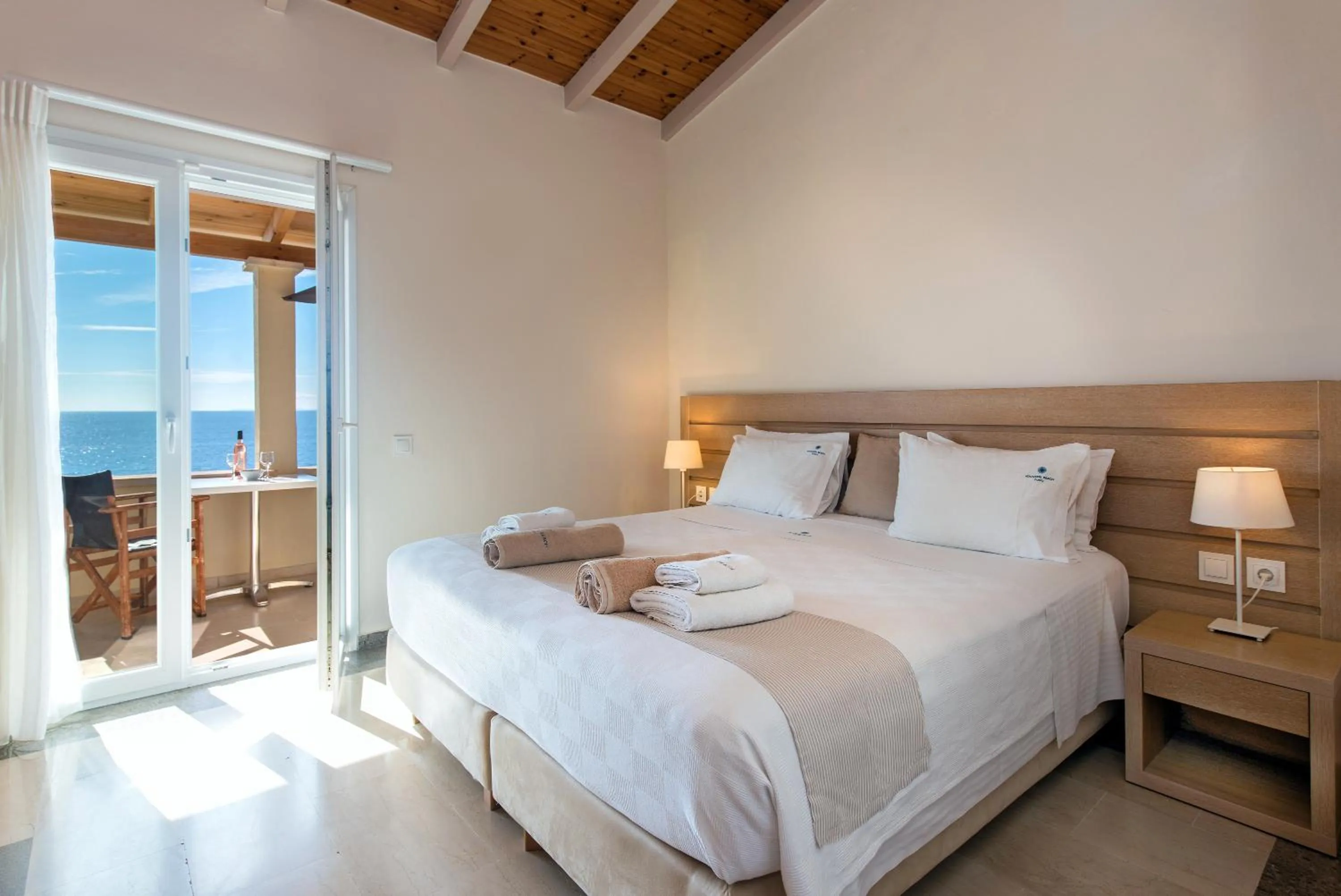 Bed in Krouzeri Beach Apartments