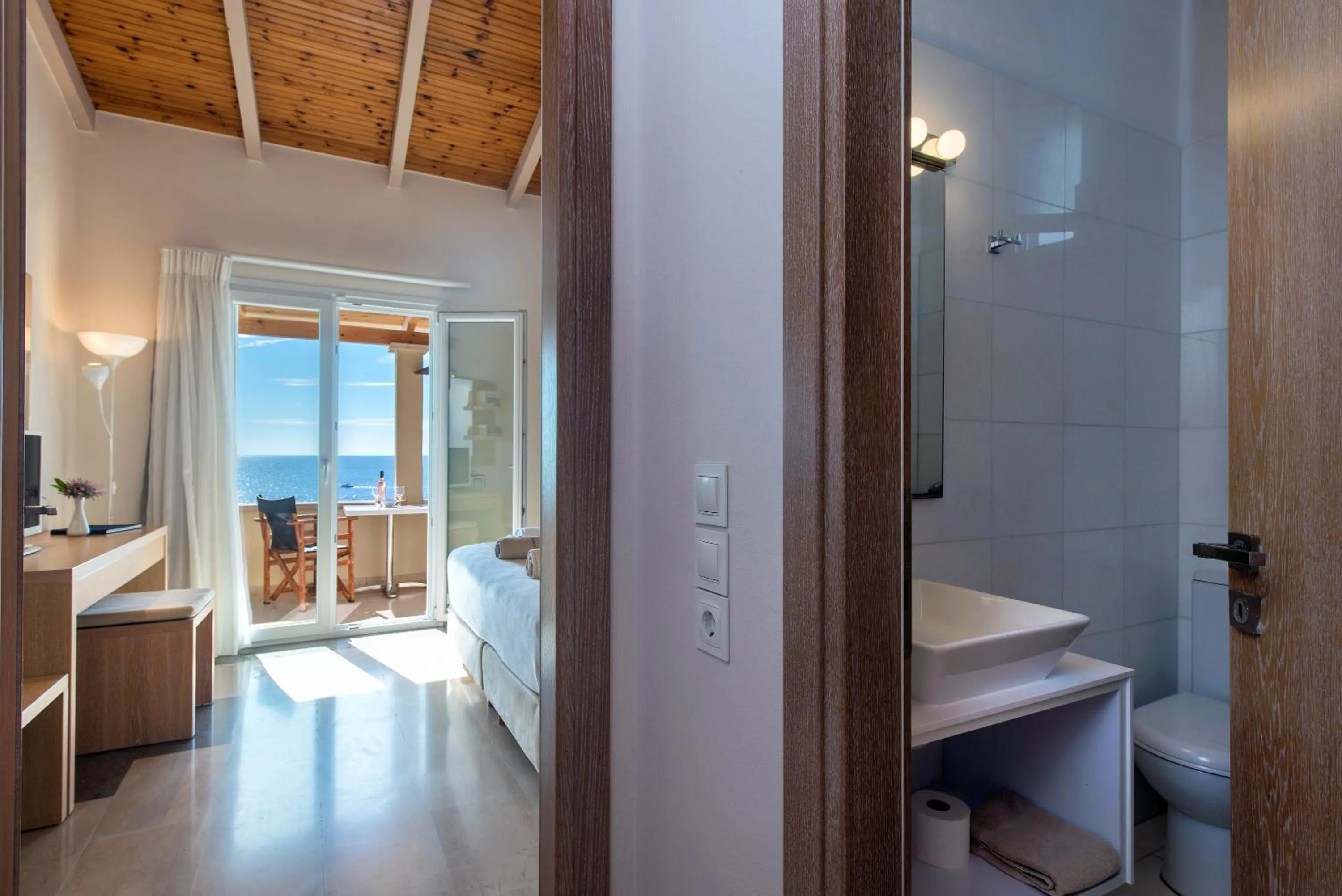 Bathroom in Krouzeri Beach Apartments