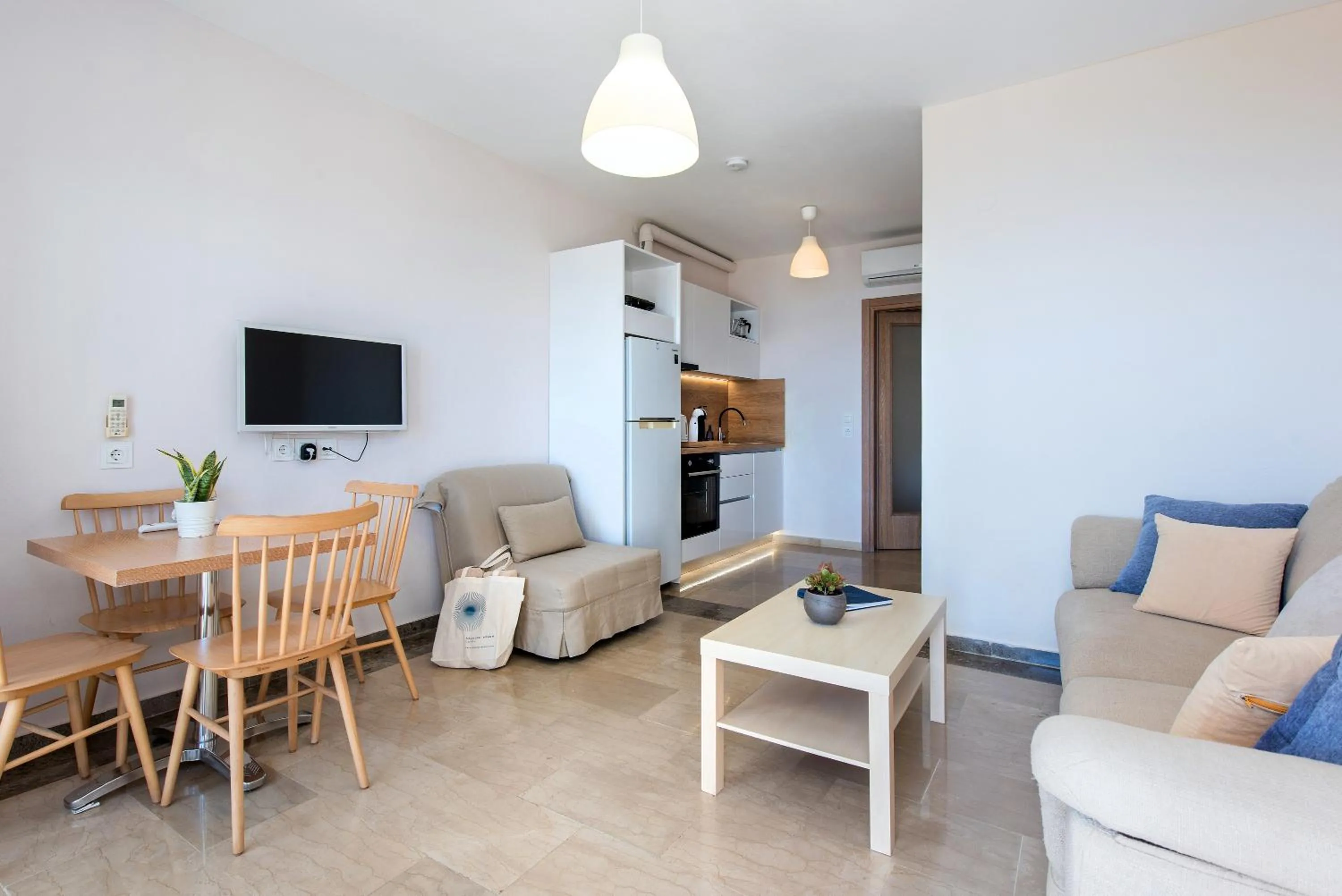 Krouzeri Beach Apartments