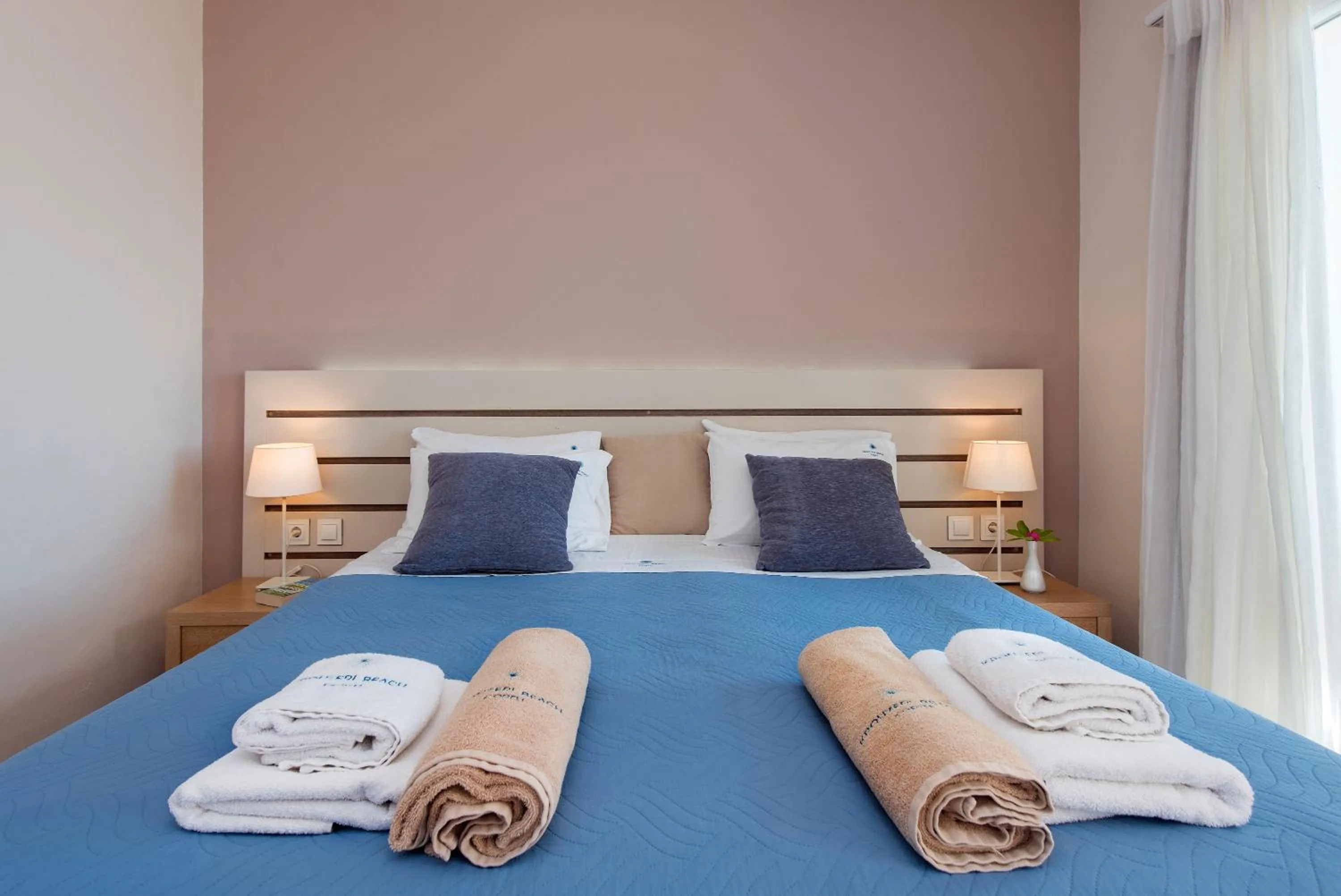 Bed in Krouzeri Beach Apartments